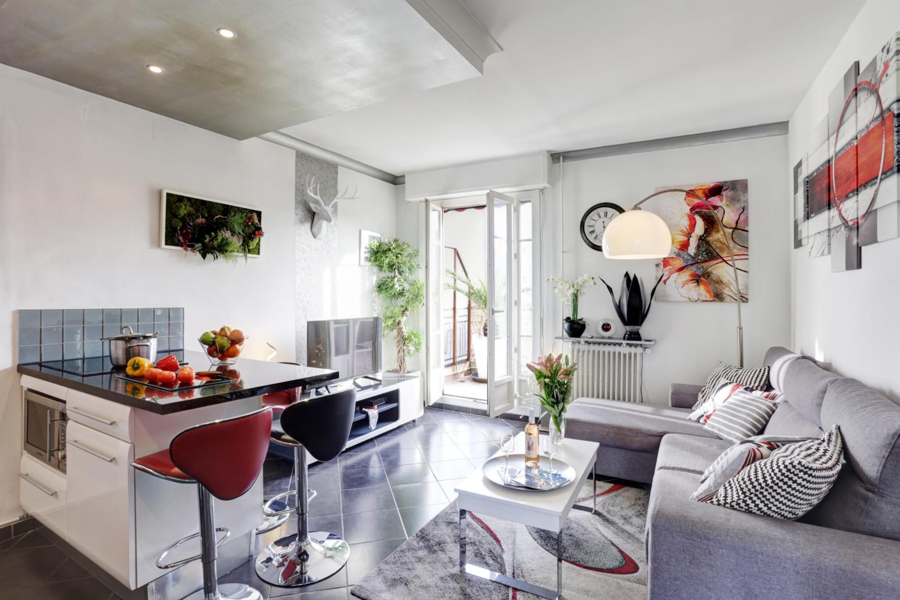 LE MANTEGA - F2 MODERNE,CENTRE VILLE, 2 GRANDES TERRASSES,CLIMATISATION, ASCENSEUR