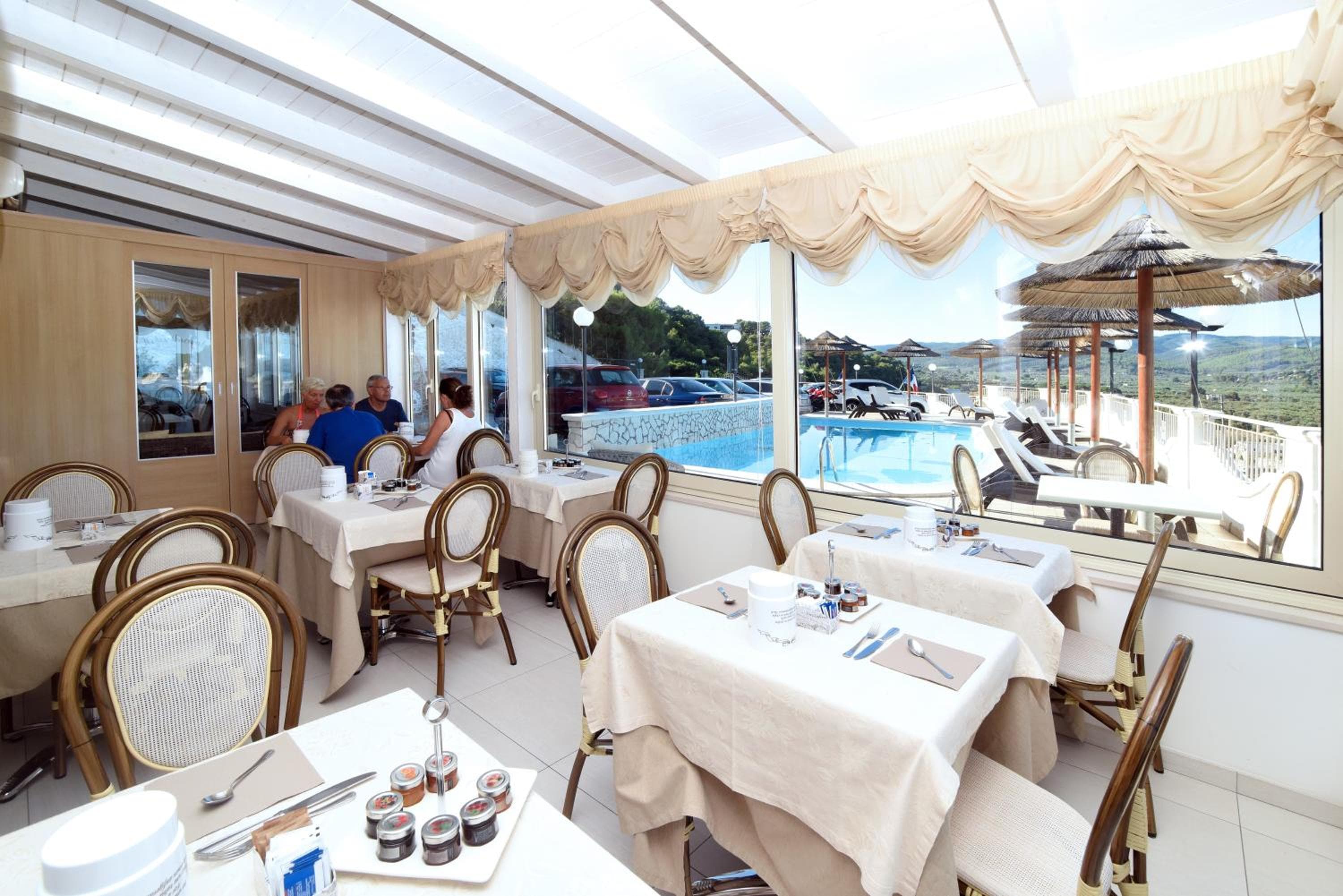 restaurant