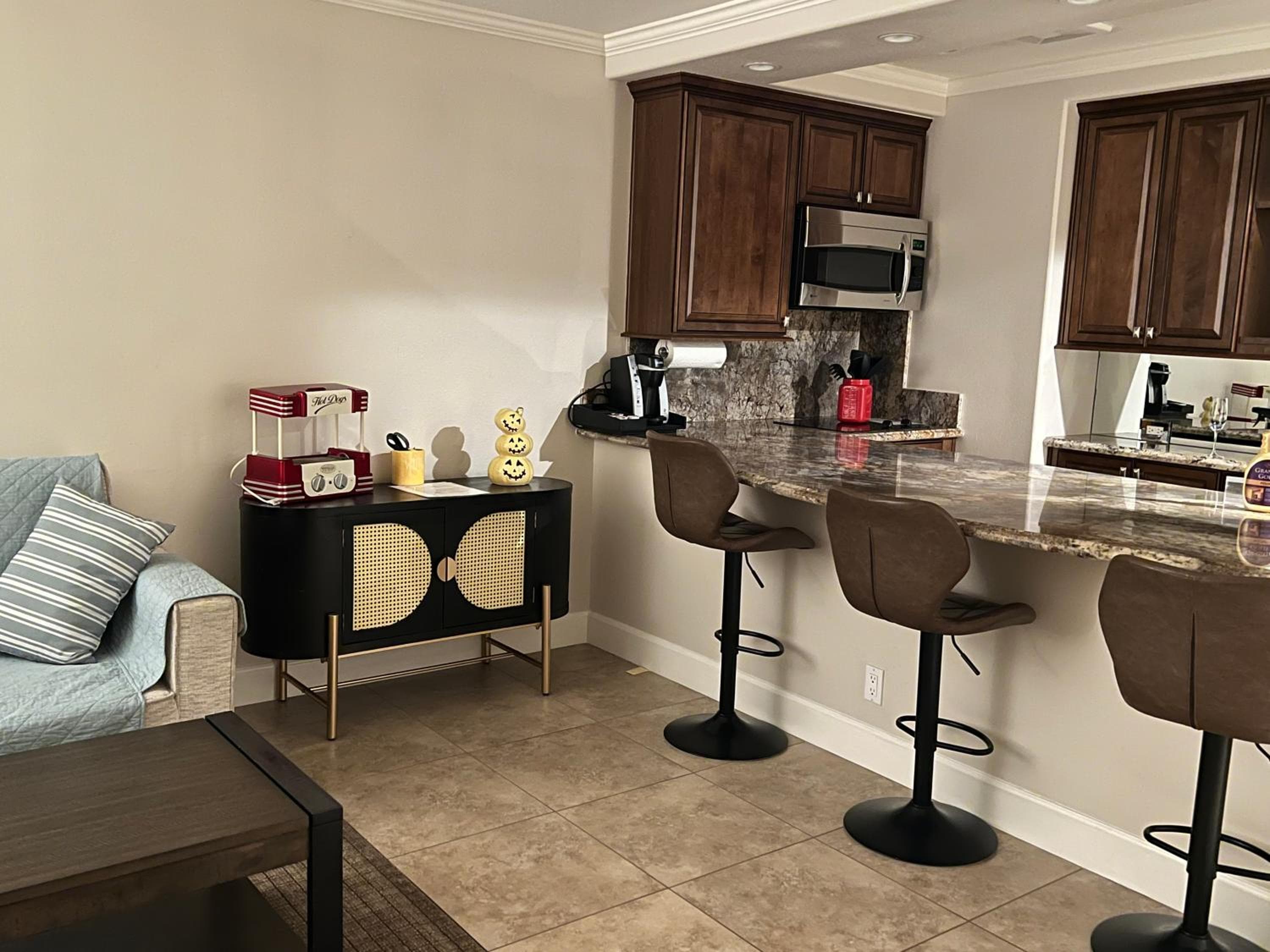 Large Creekside Studio at Shadow Mountain Resort and Club