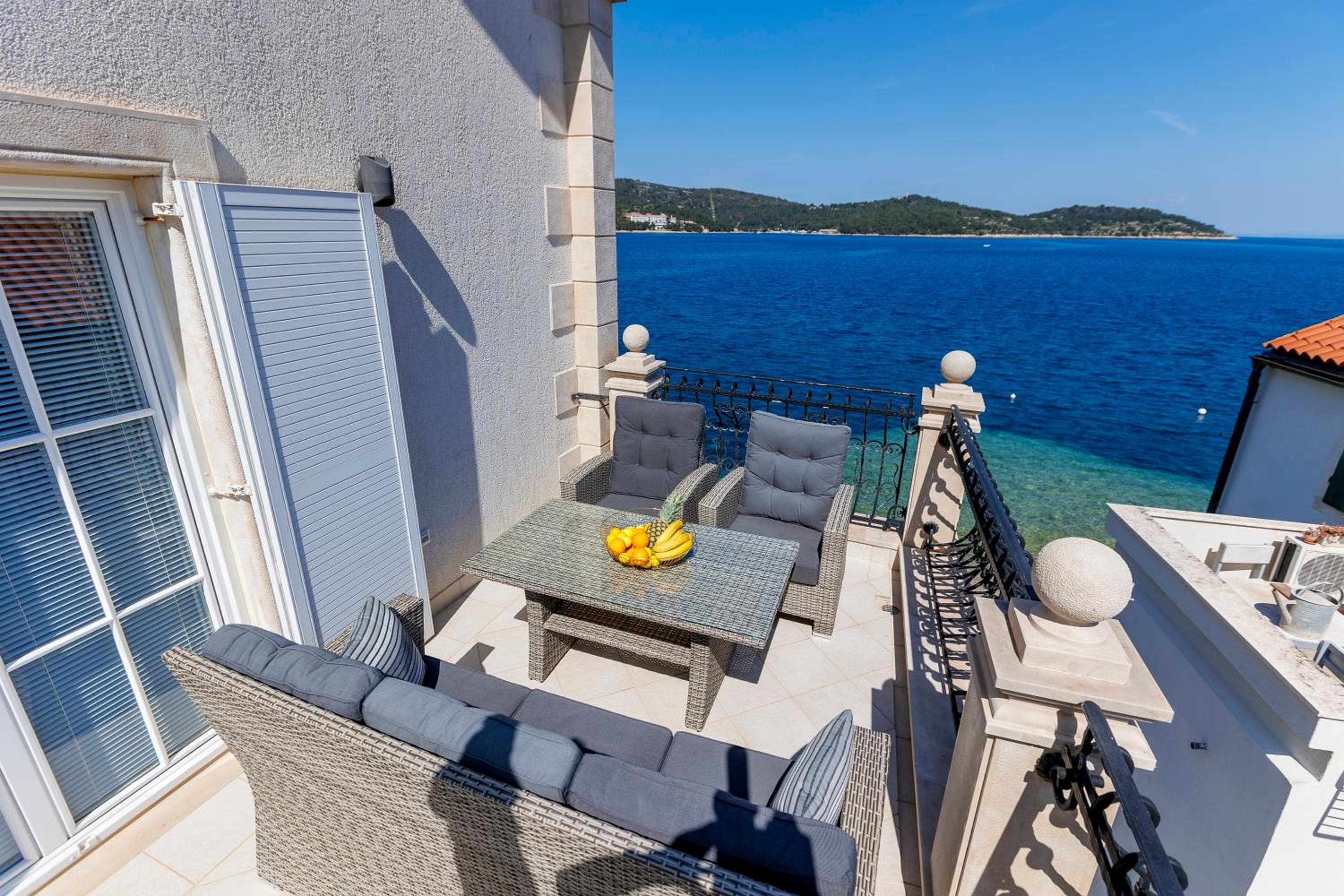Seafront Apartment Duo