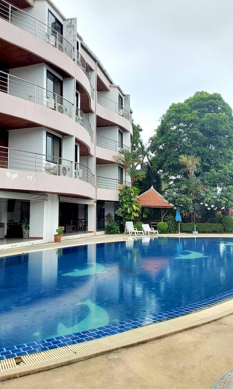 swimming pool