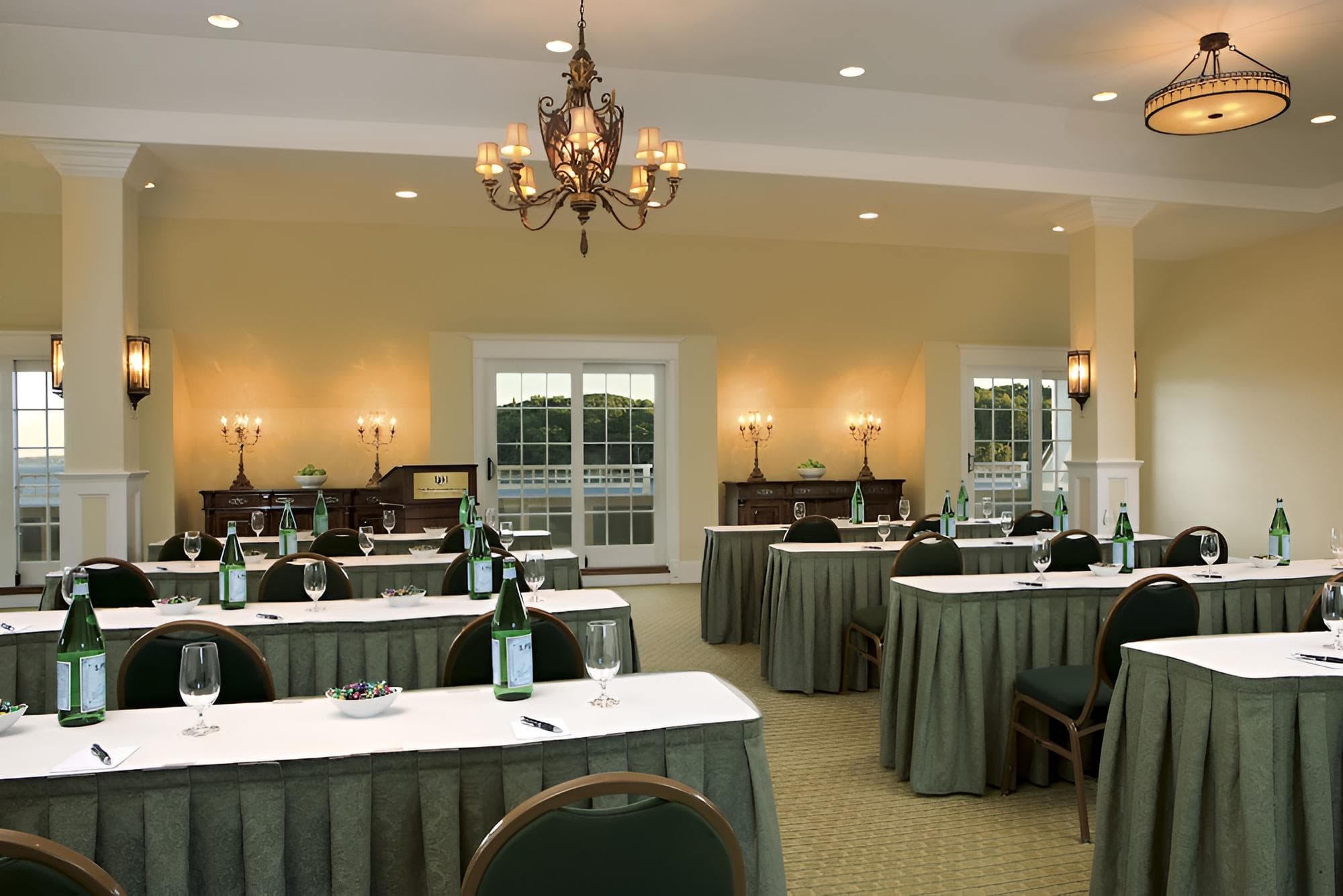 Harborside Hotel Marina And Spa