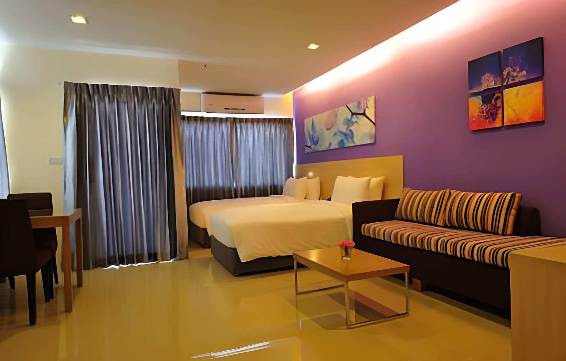 R-Con at Siam Hotel