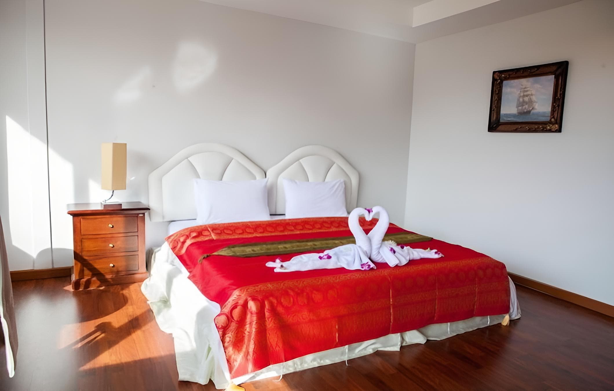 Triple Rund Place Hotel