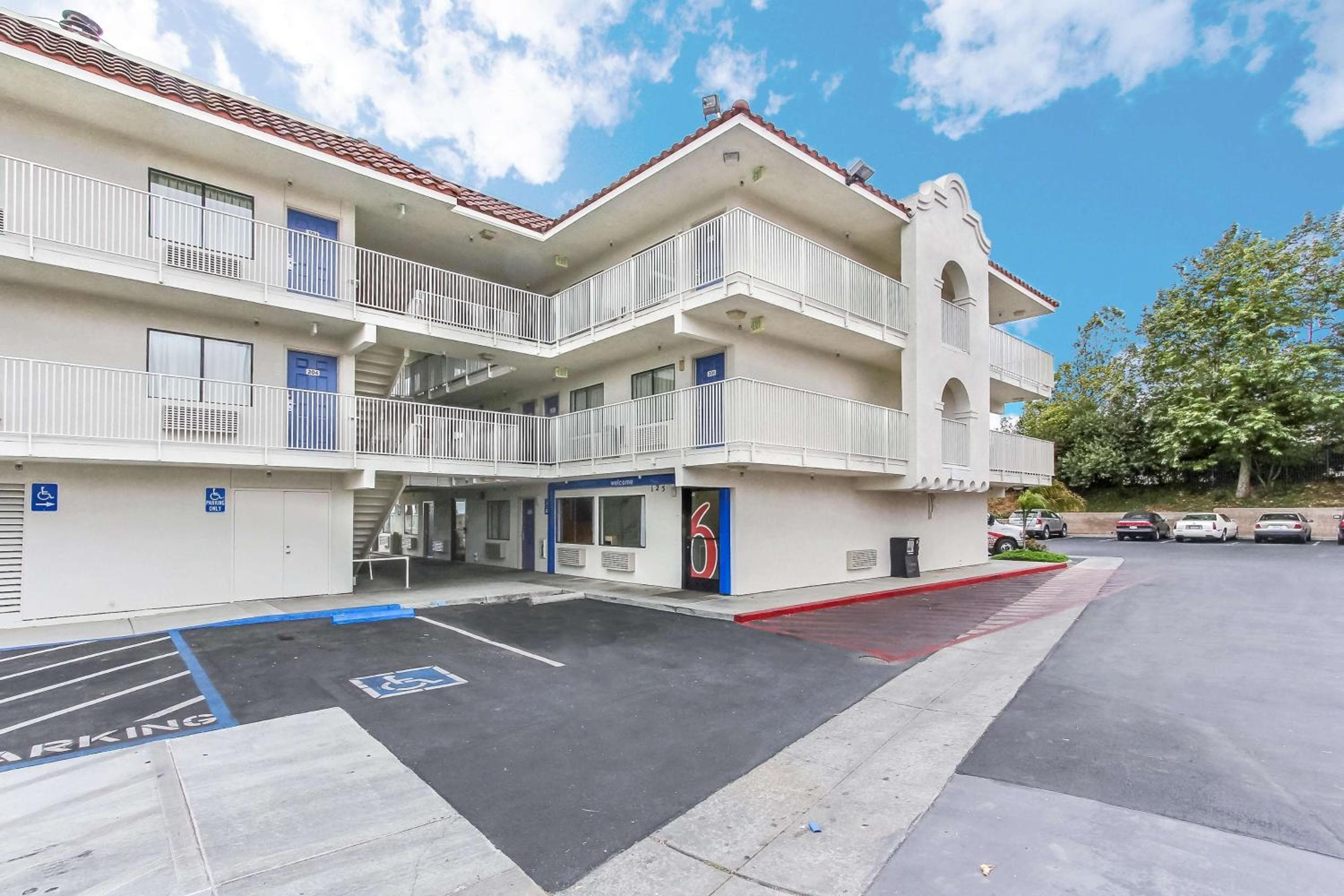 Hotel B5 -Watsonville