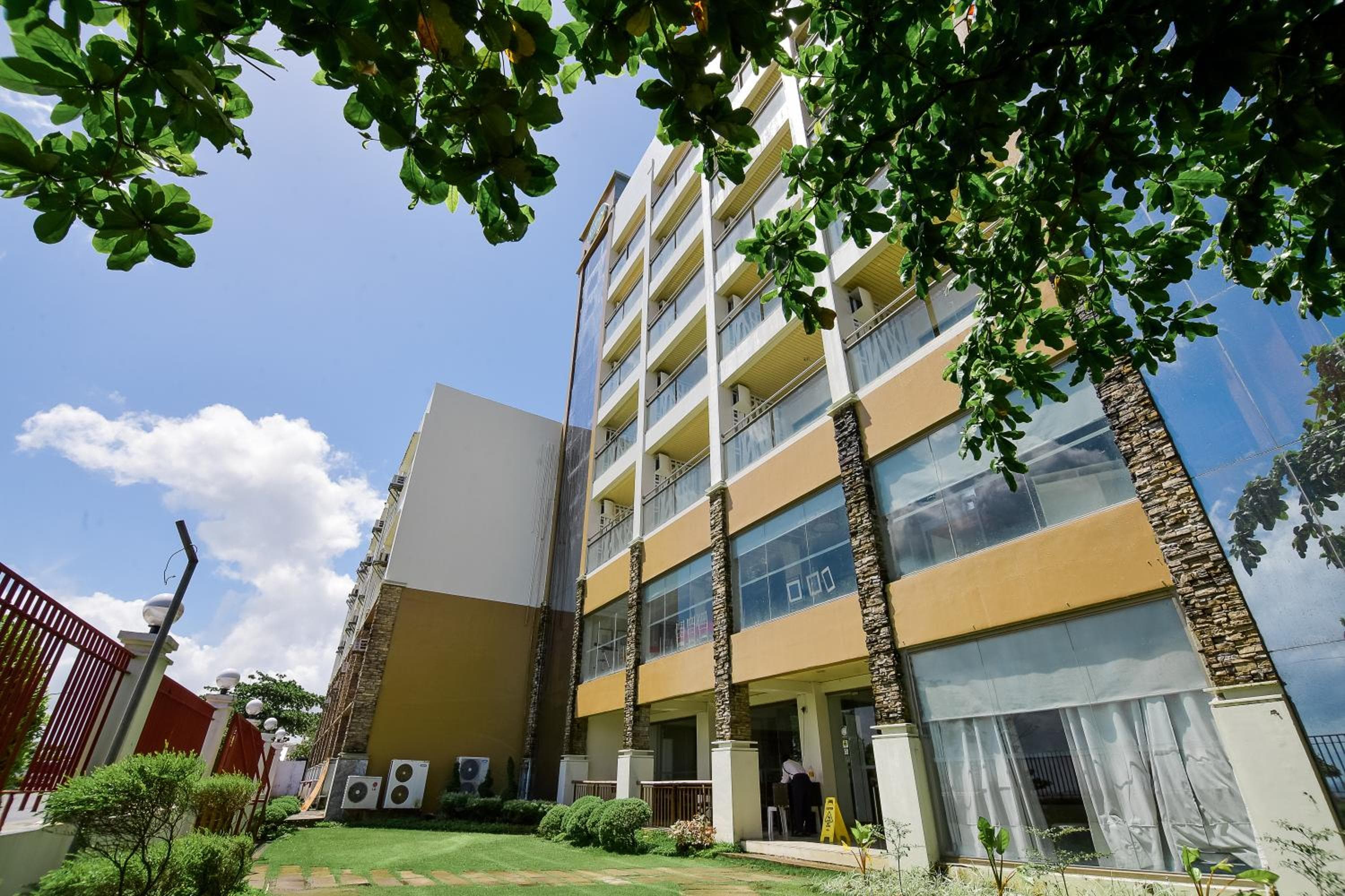 Hotel Tavern Surigao