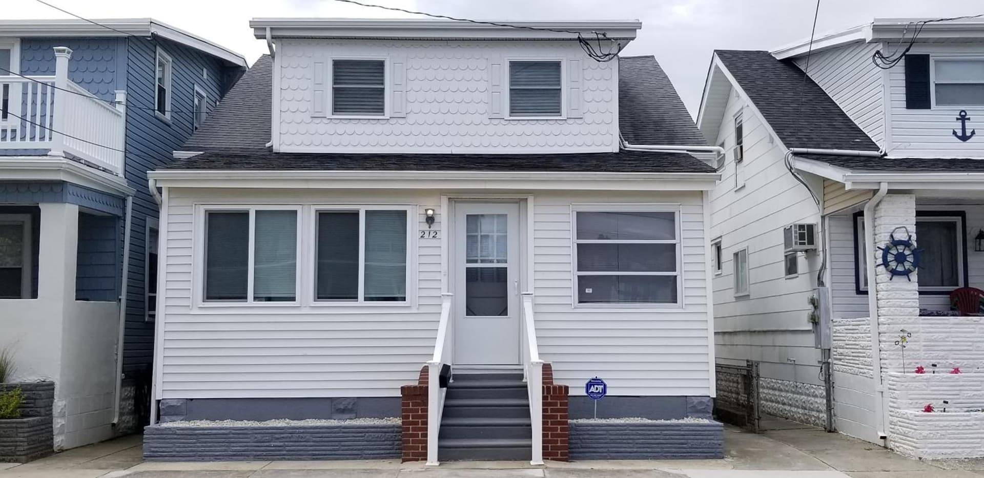 1st floor cottage! One Block to Beach, Convention Center and Wildwood Crest!
