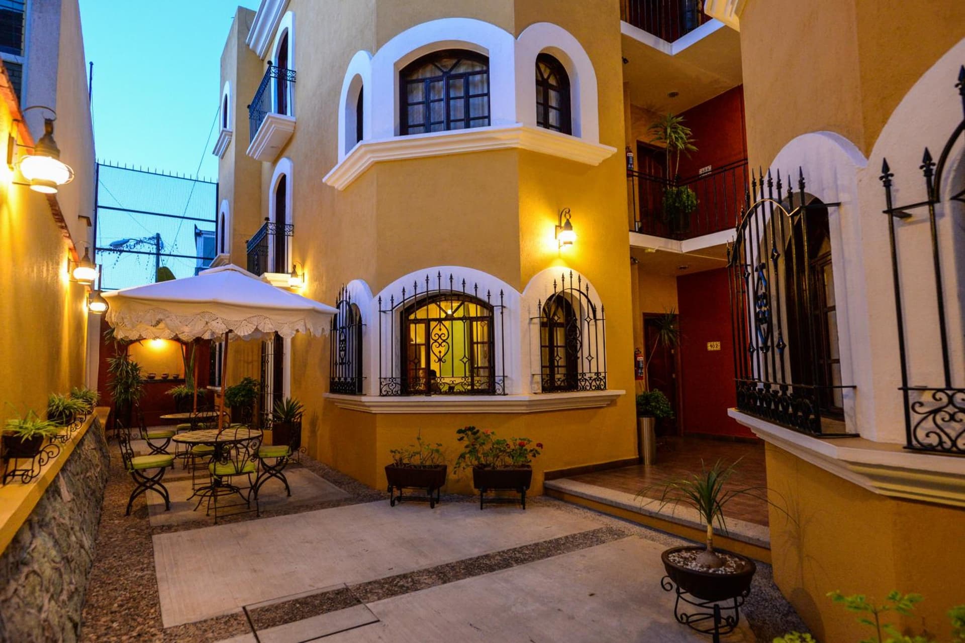 Suites Bello Xochimilco by GiBel
