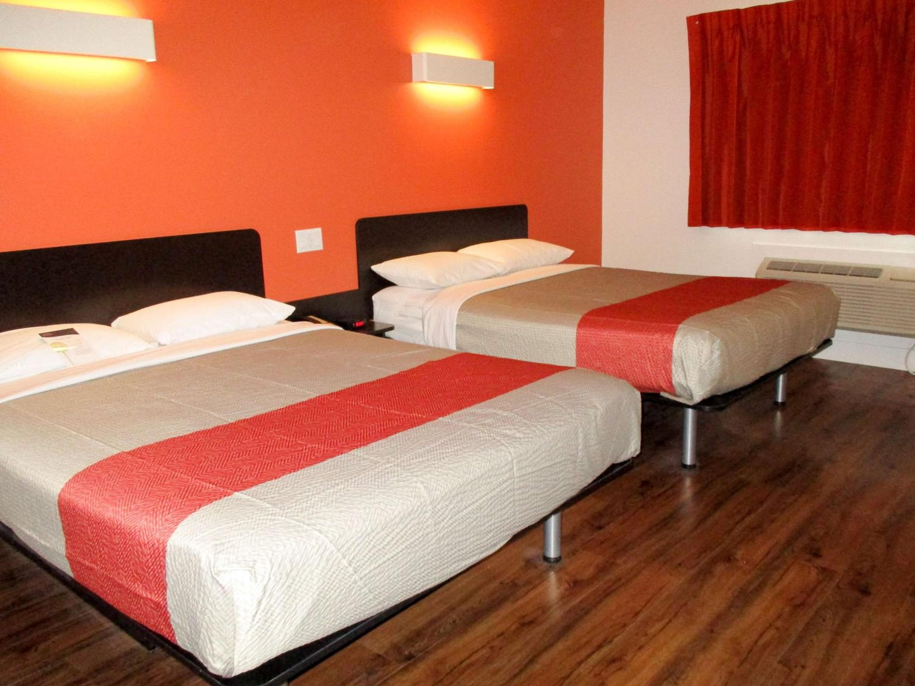 Motel 6-Moncton, NB