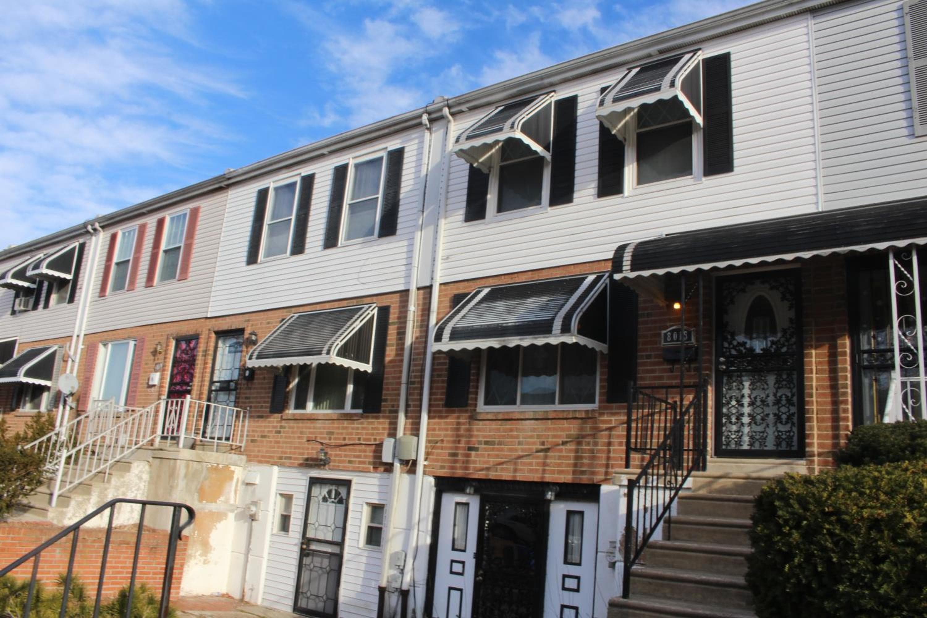 Tuscany 2900 - Classic Italian Style 3BR w Parking near Airport