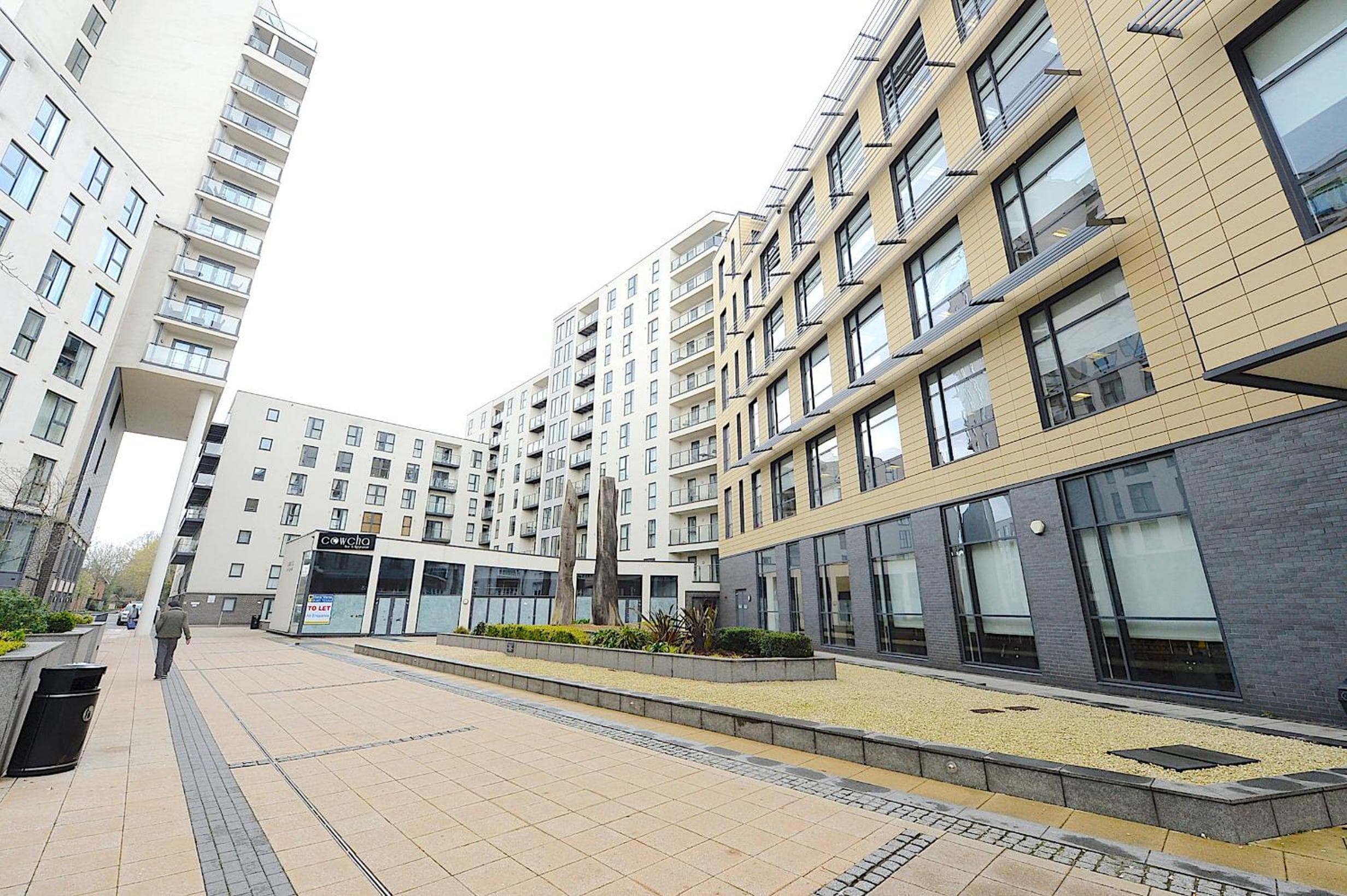 Woking Town Centre - Parking Included by Deilamy Homes