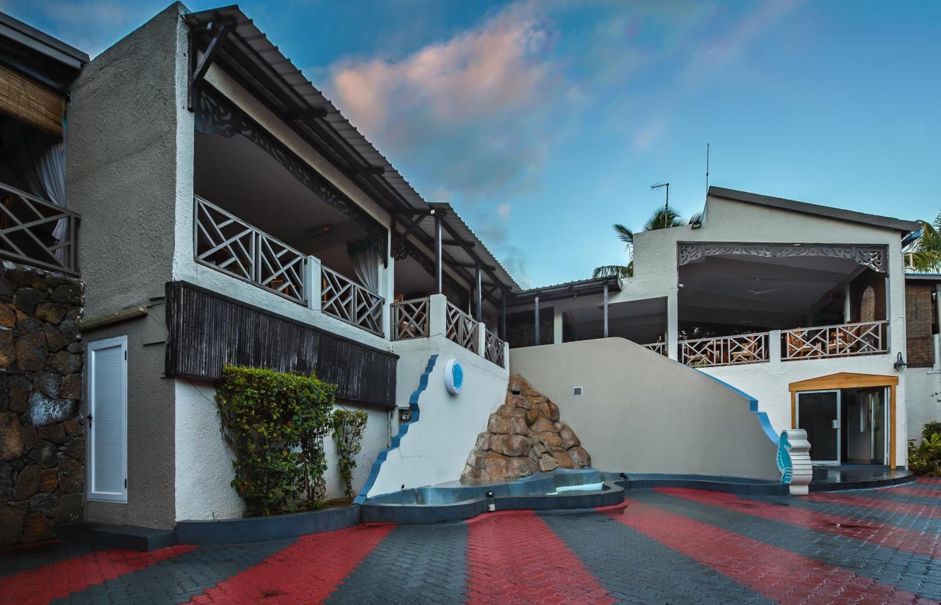 Le Grand Bleu Hotel