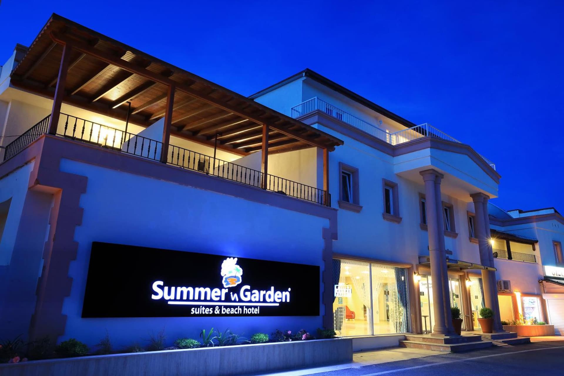 Summer Garden Suites Beach Hotel