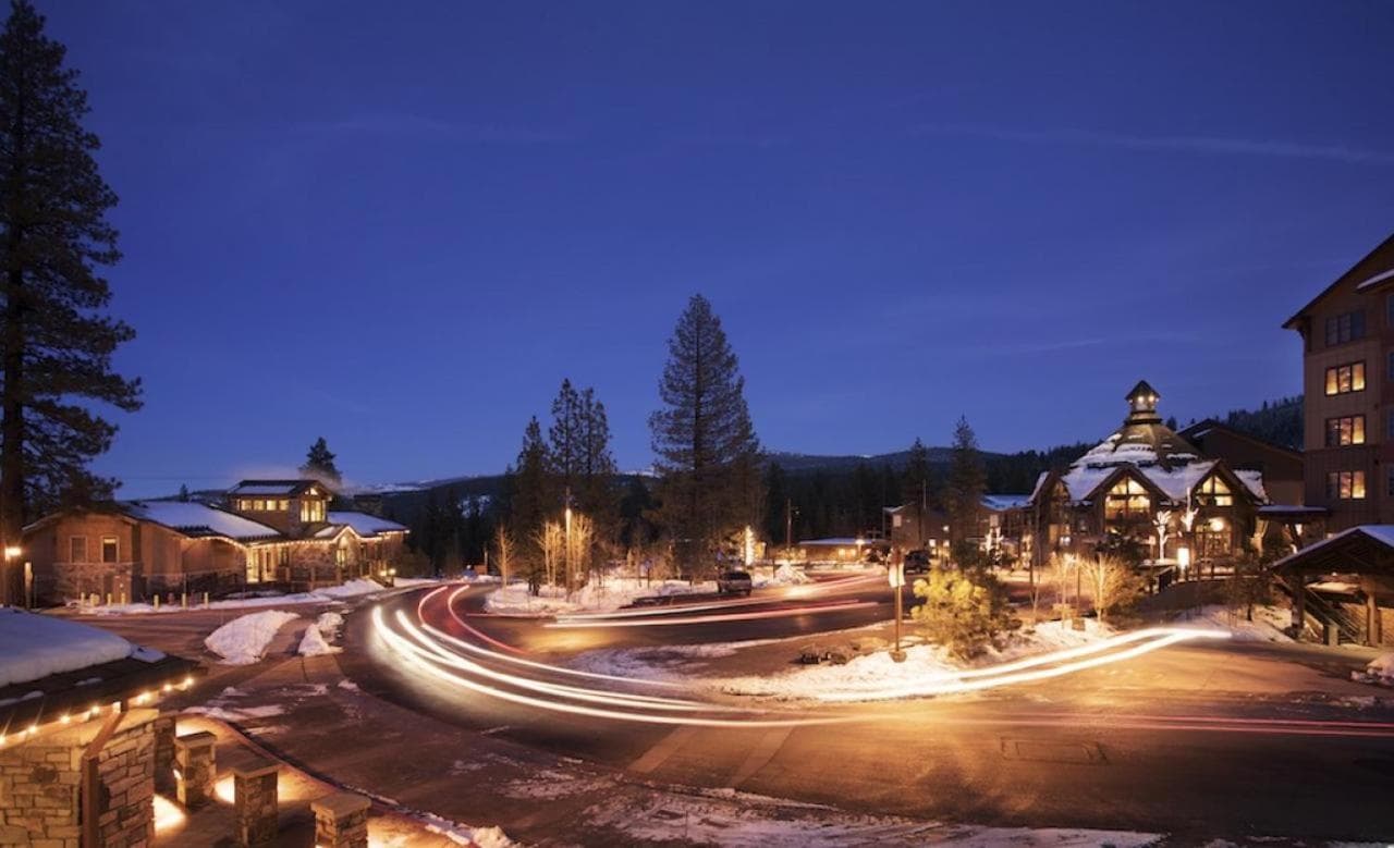 Cozy ski-in/ski-out Northstar Village Residence - Big Horn 408