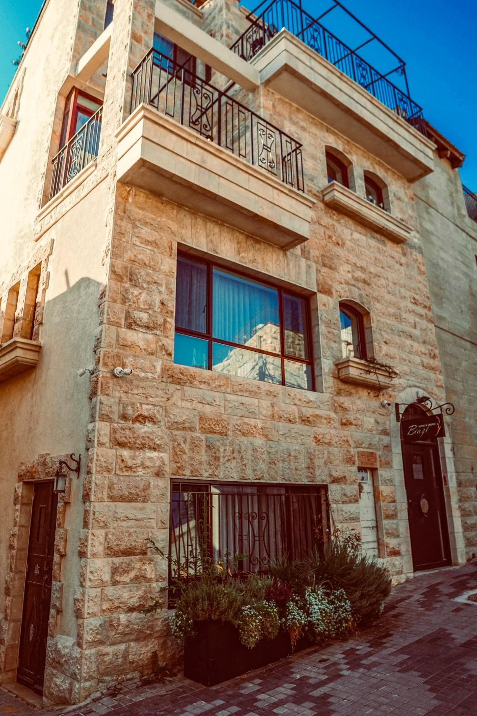 Biazi Hotel