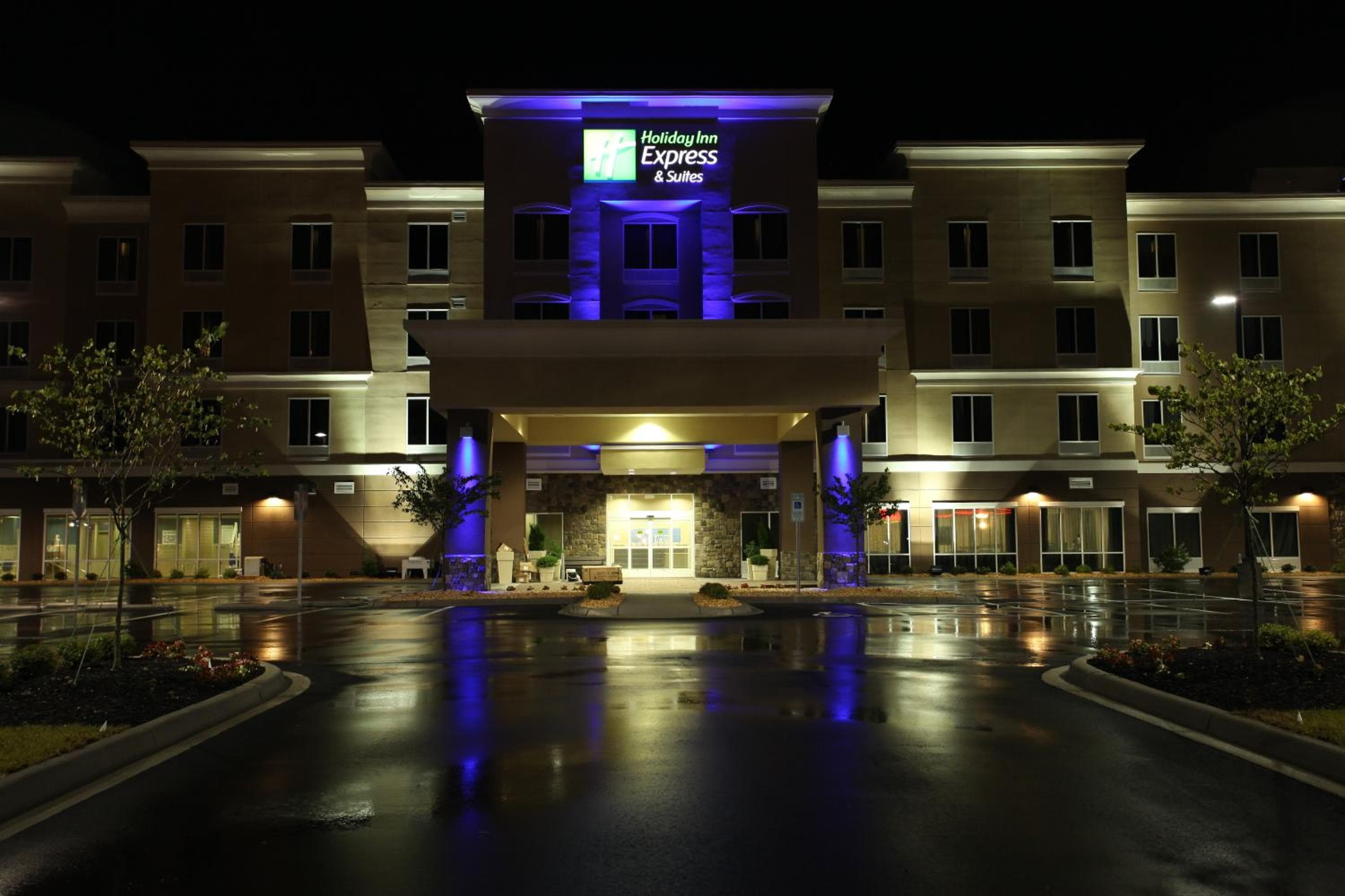 Holiday Inn Express Hotel & Suites Goldsboro - Base Area by IHG