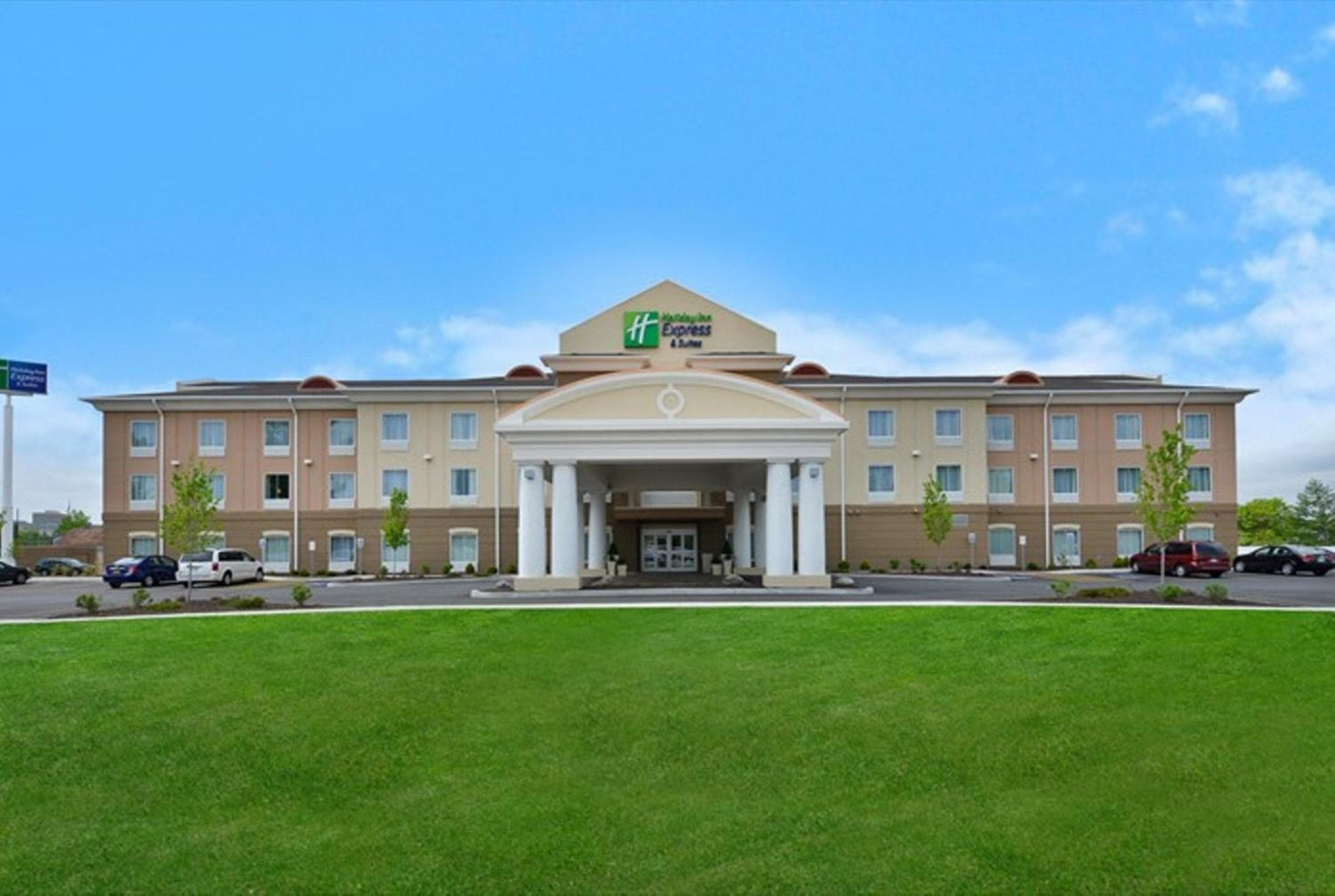 Holiday Inn Express & Suites Utica, NY