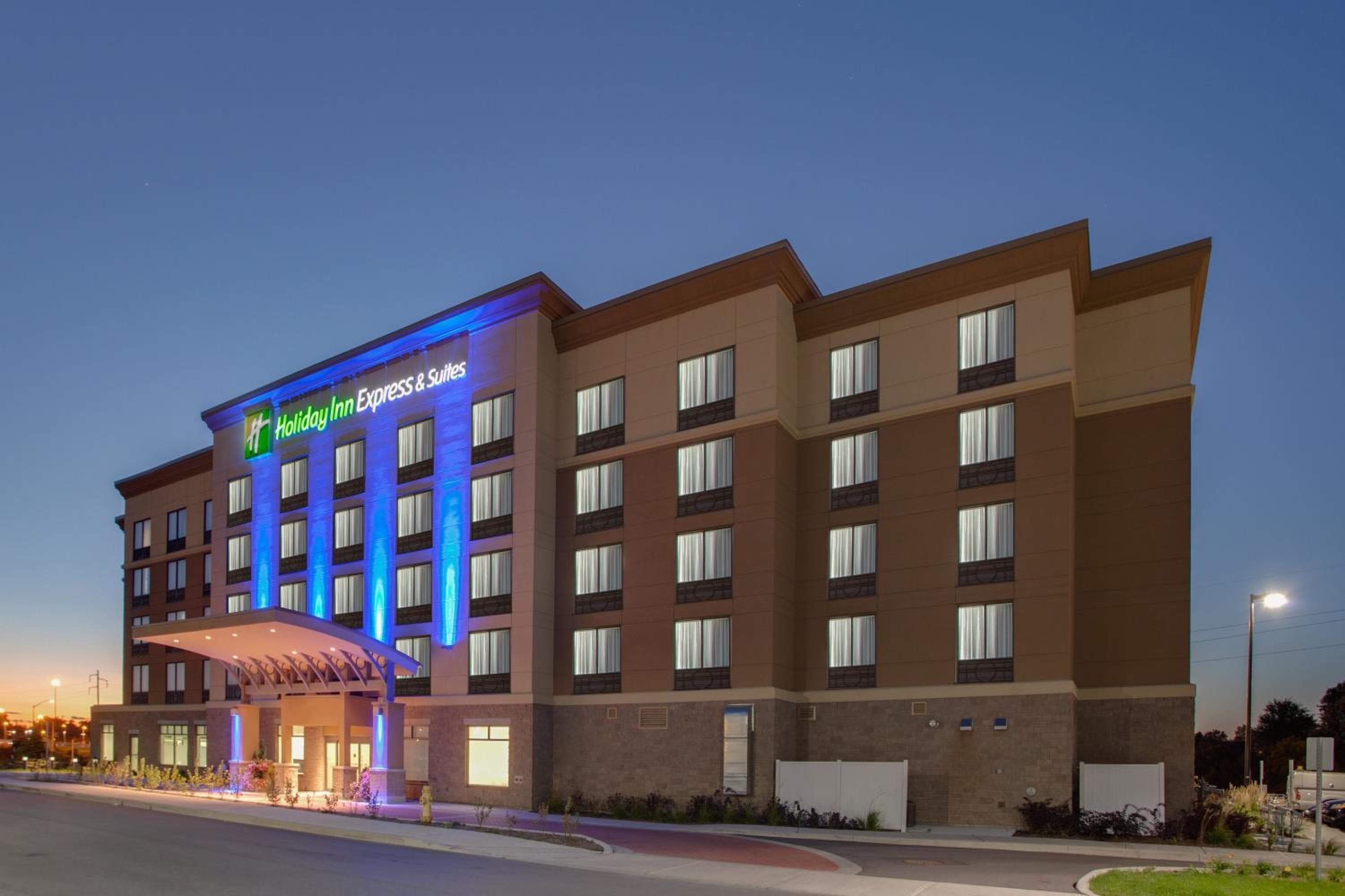 Holiday Inn Express & Suites Ottawa East-Orleans by IHG