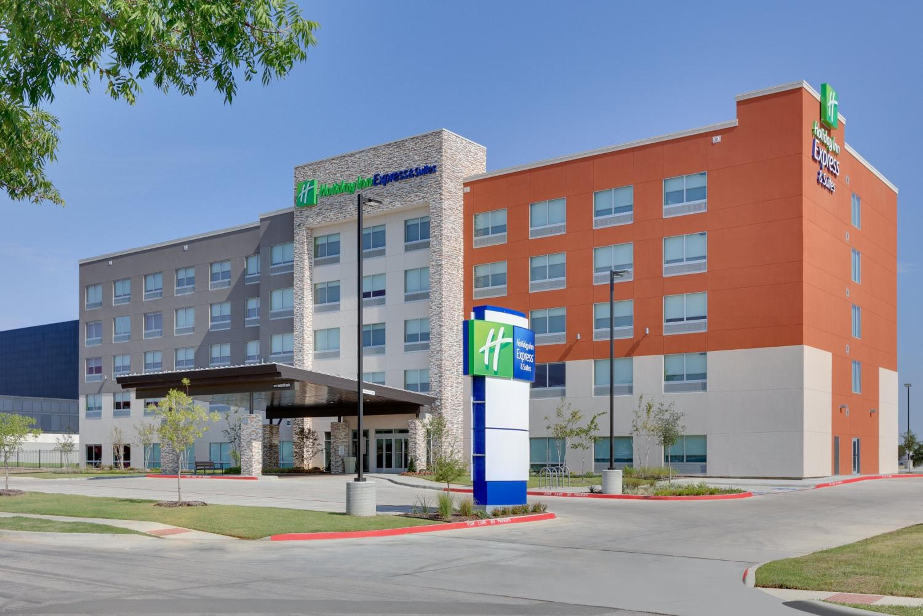 Holiday Inn Express & Suites - Dallas NW HWY - Love Field by IHG