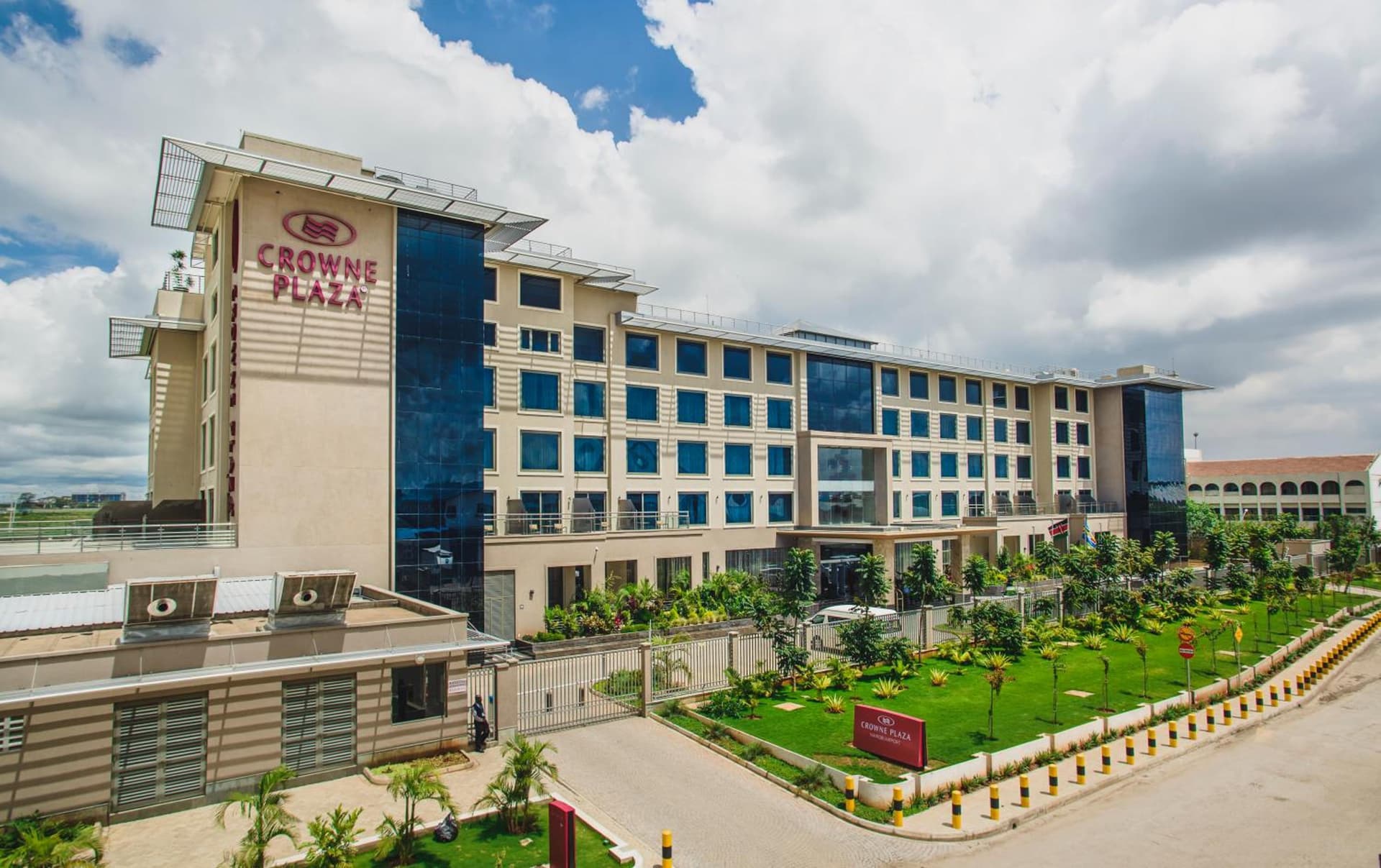 Crowne Plaza Nairobi Airport by IHG