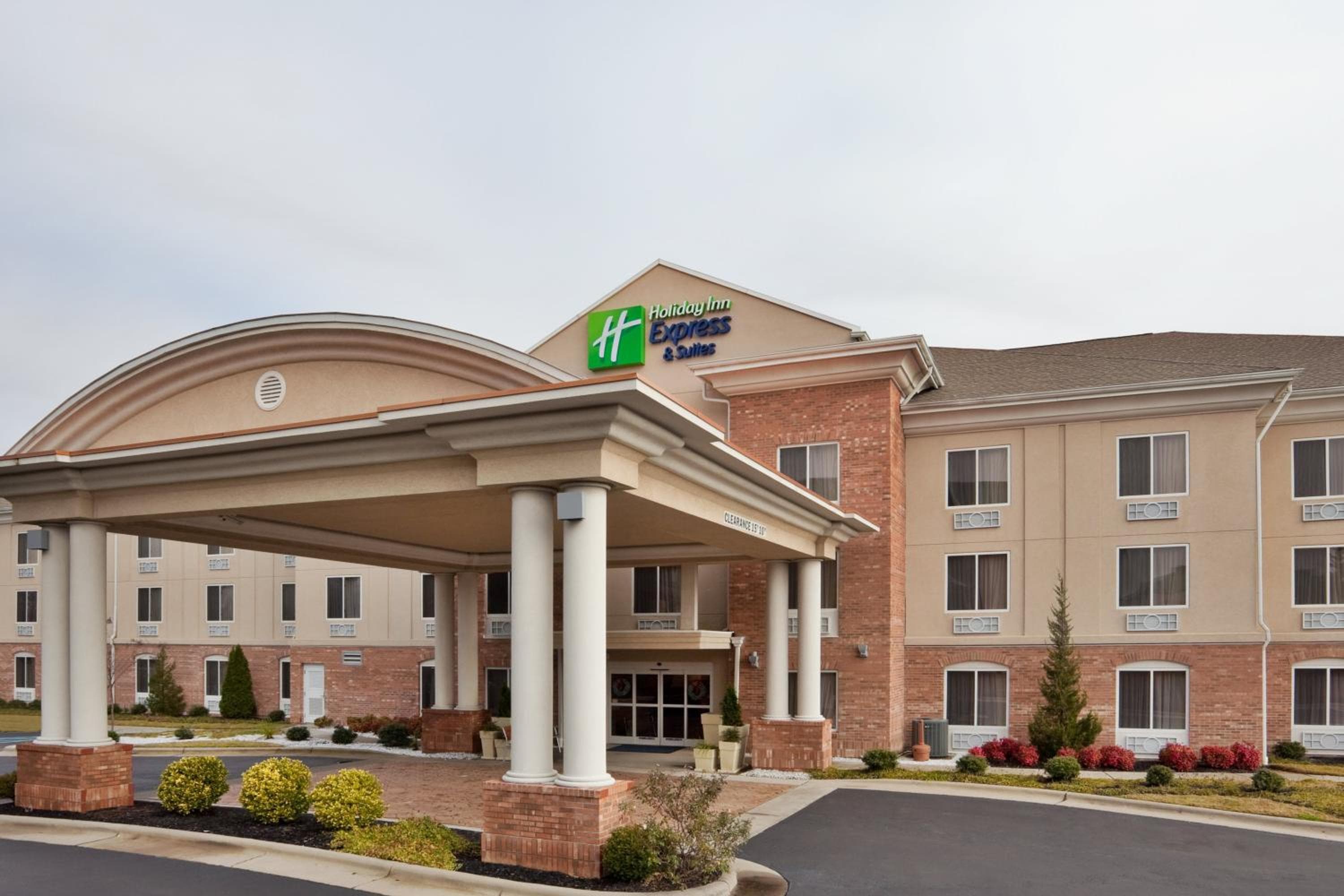 Holiday Inn Express & Suites High Point South by IHG