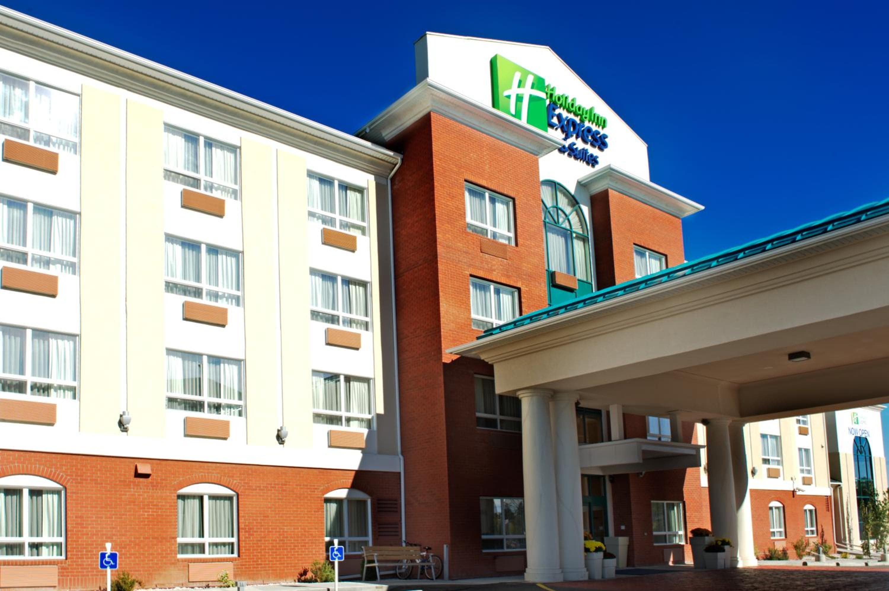Holiday Inn Express Hotel & Suites Edson by IHG