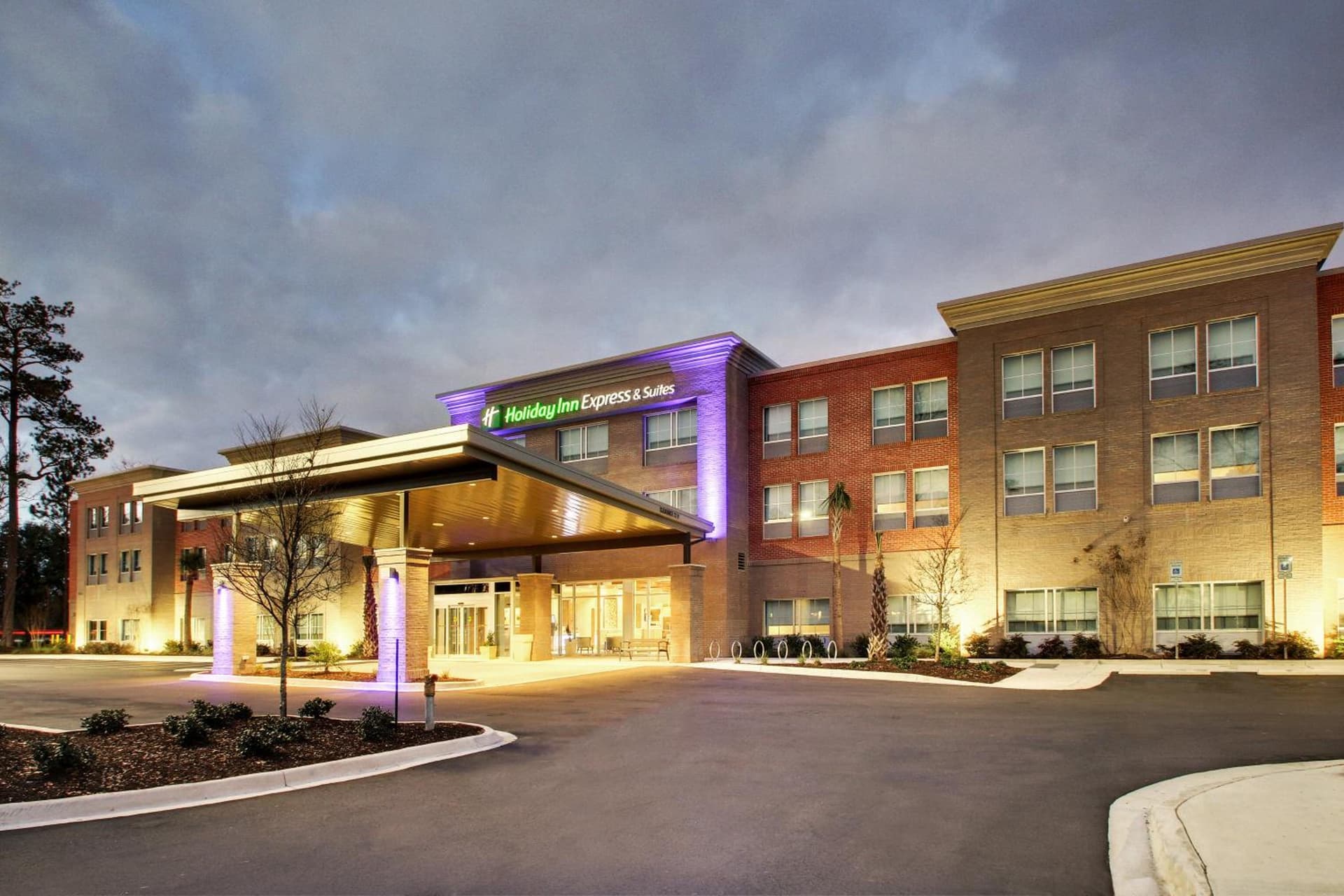 Holiday Inn Express & Suites Charleston NE Mt Pleasant US17 by IHG