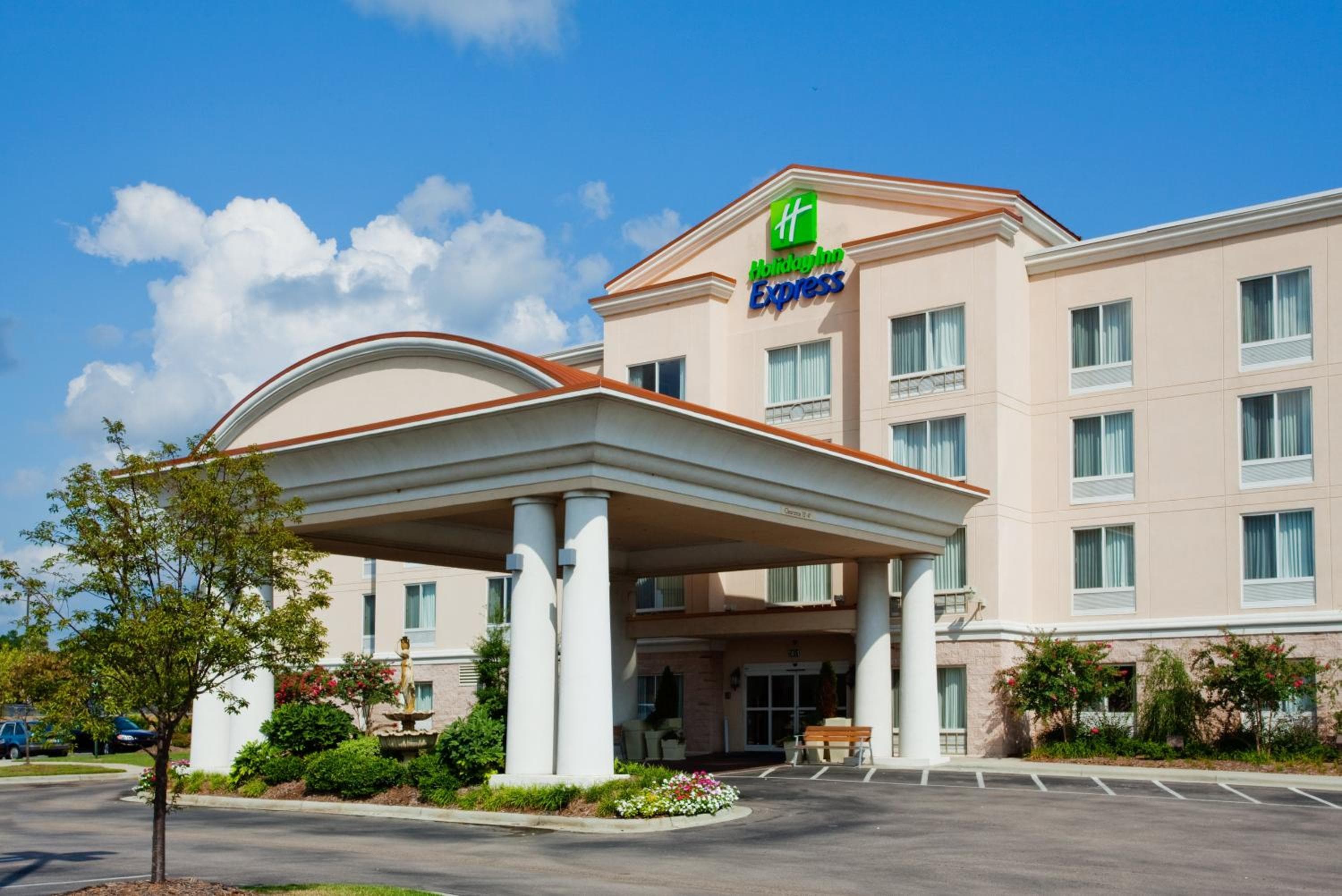 Holiday Inn Express Hotel & Suites - Concord by IHG