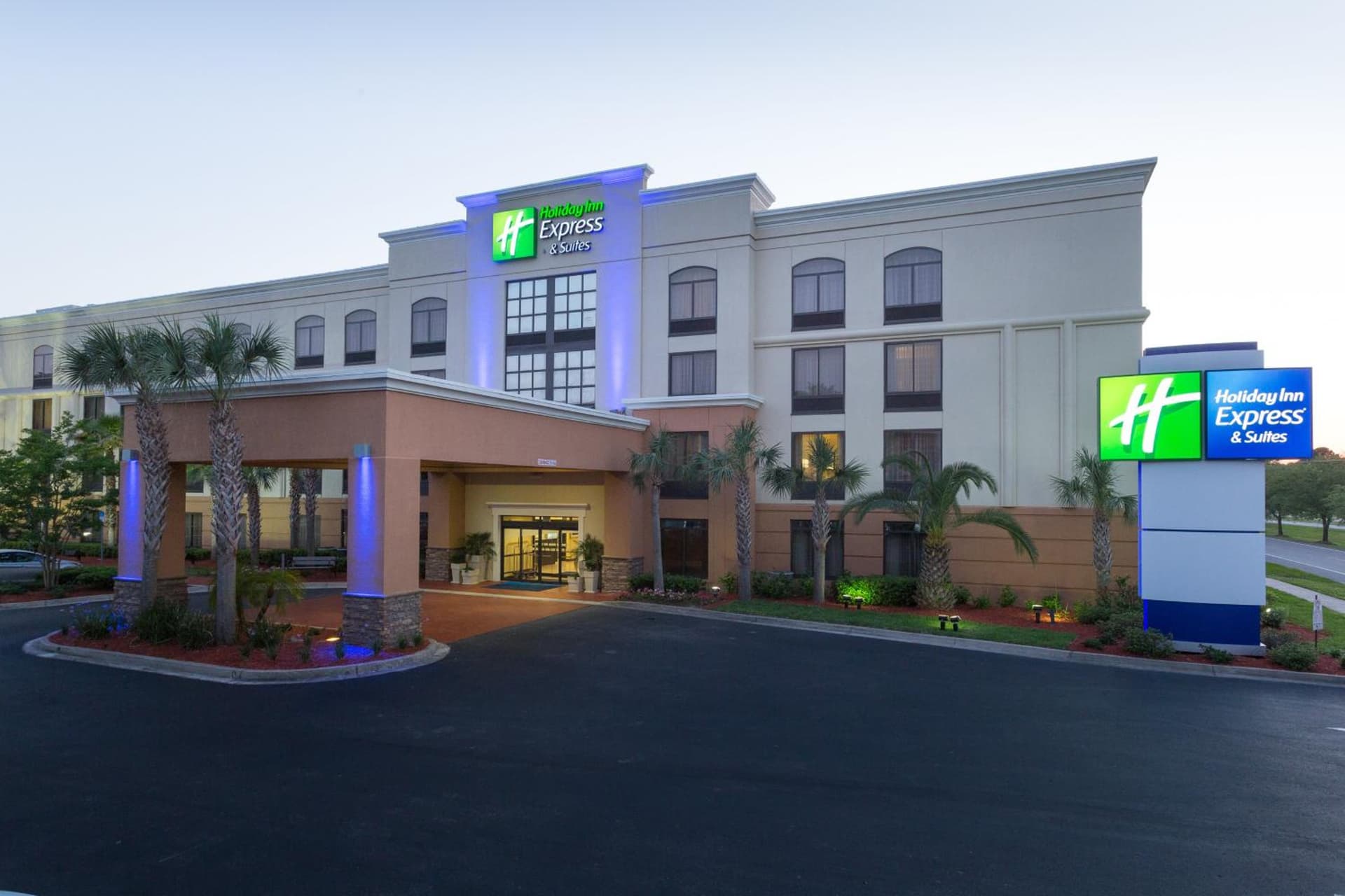 Holiday Inn Express & Suites Jacksonville Airport by IHG
