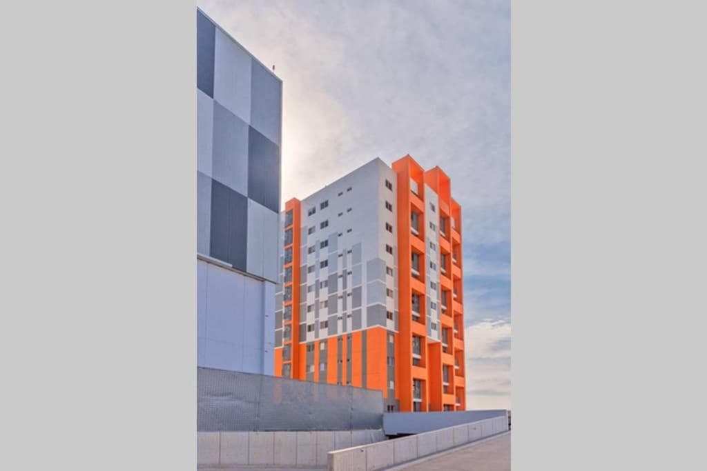 MONTERREY LIVING Centro T5