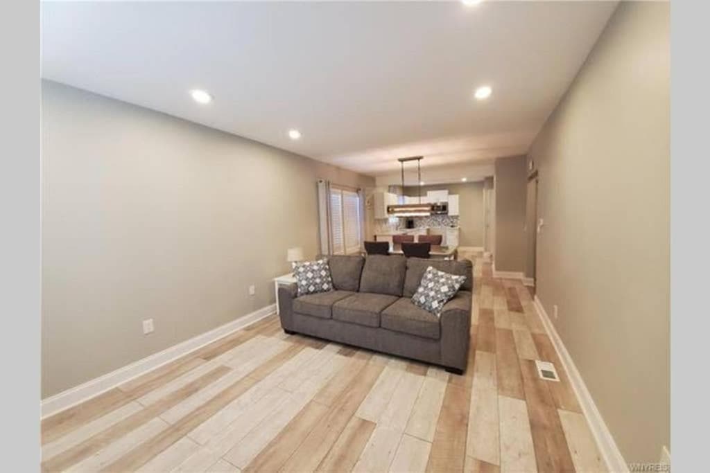 Luxury Private Home in the Heart of Niagara Falls