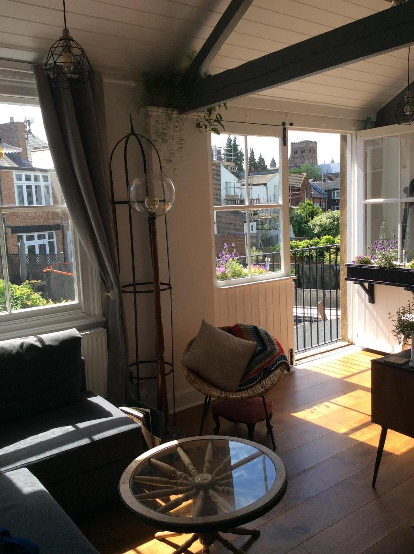 Beautiful City Centre Apartment with Cathedral View