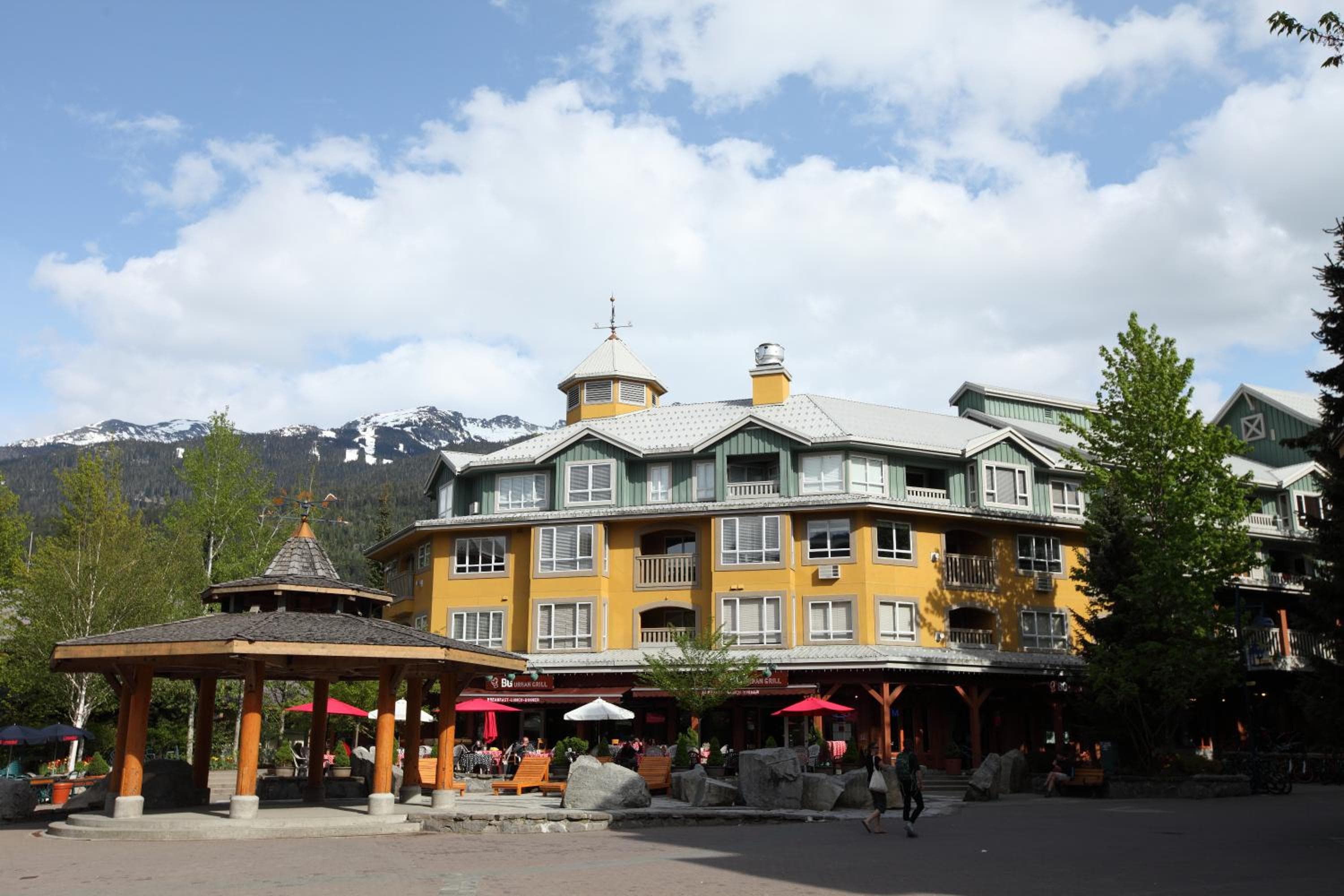 Town Plaza, Unit 256