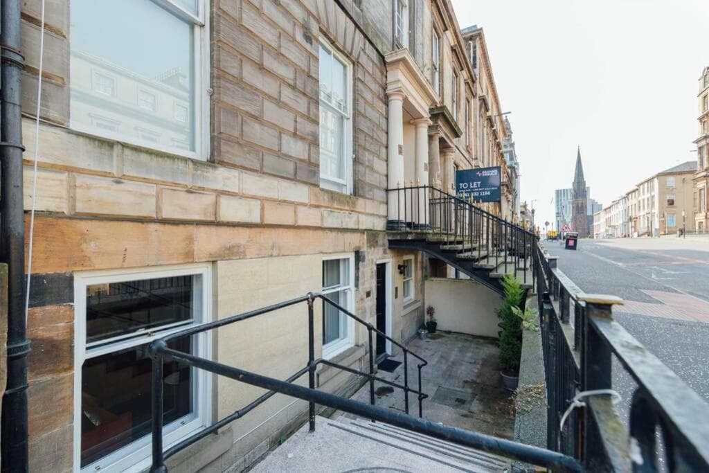 Glasgow Central Luxury Apartment