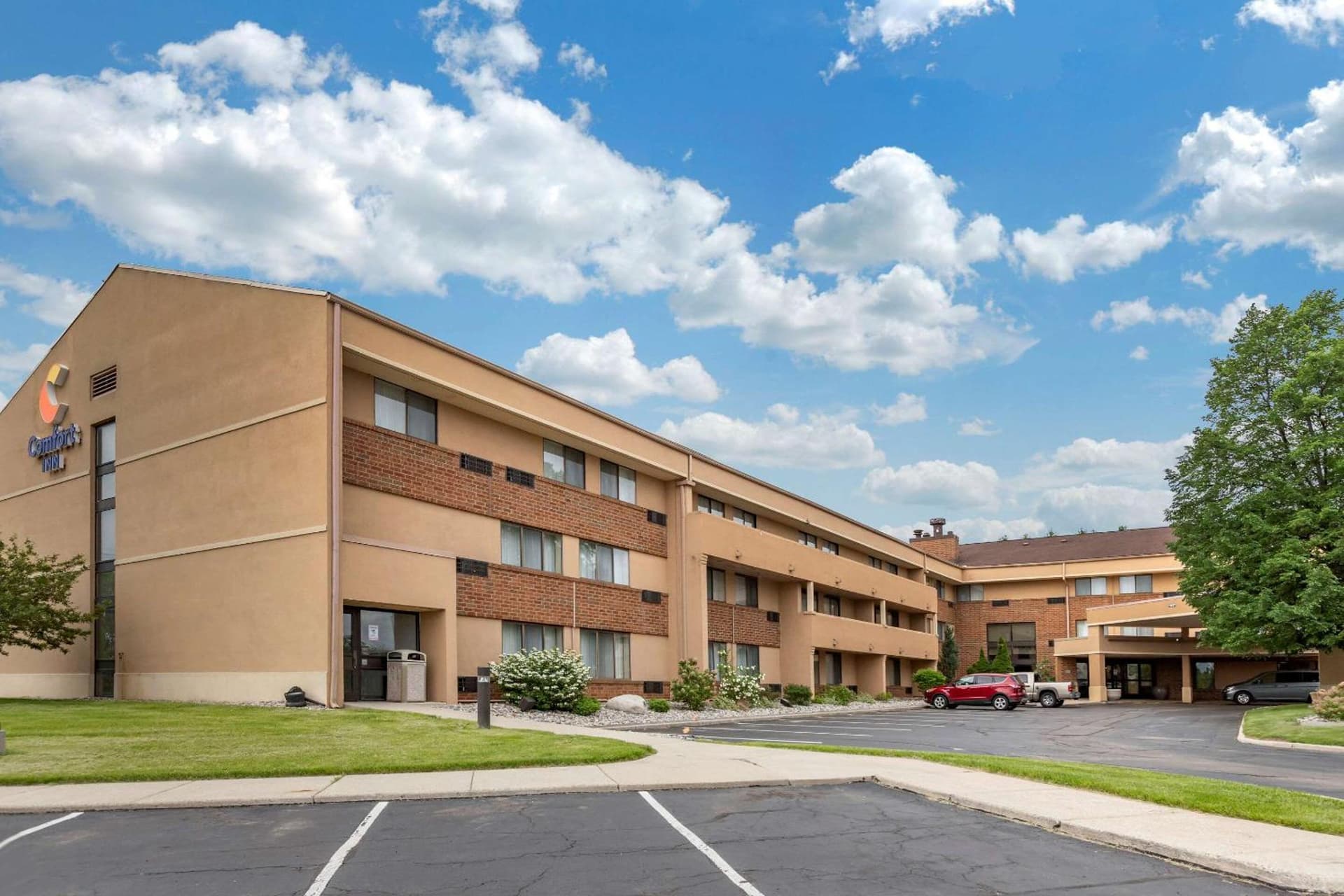 Comfort Inn Lansing West