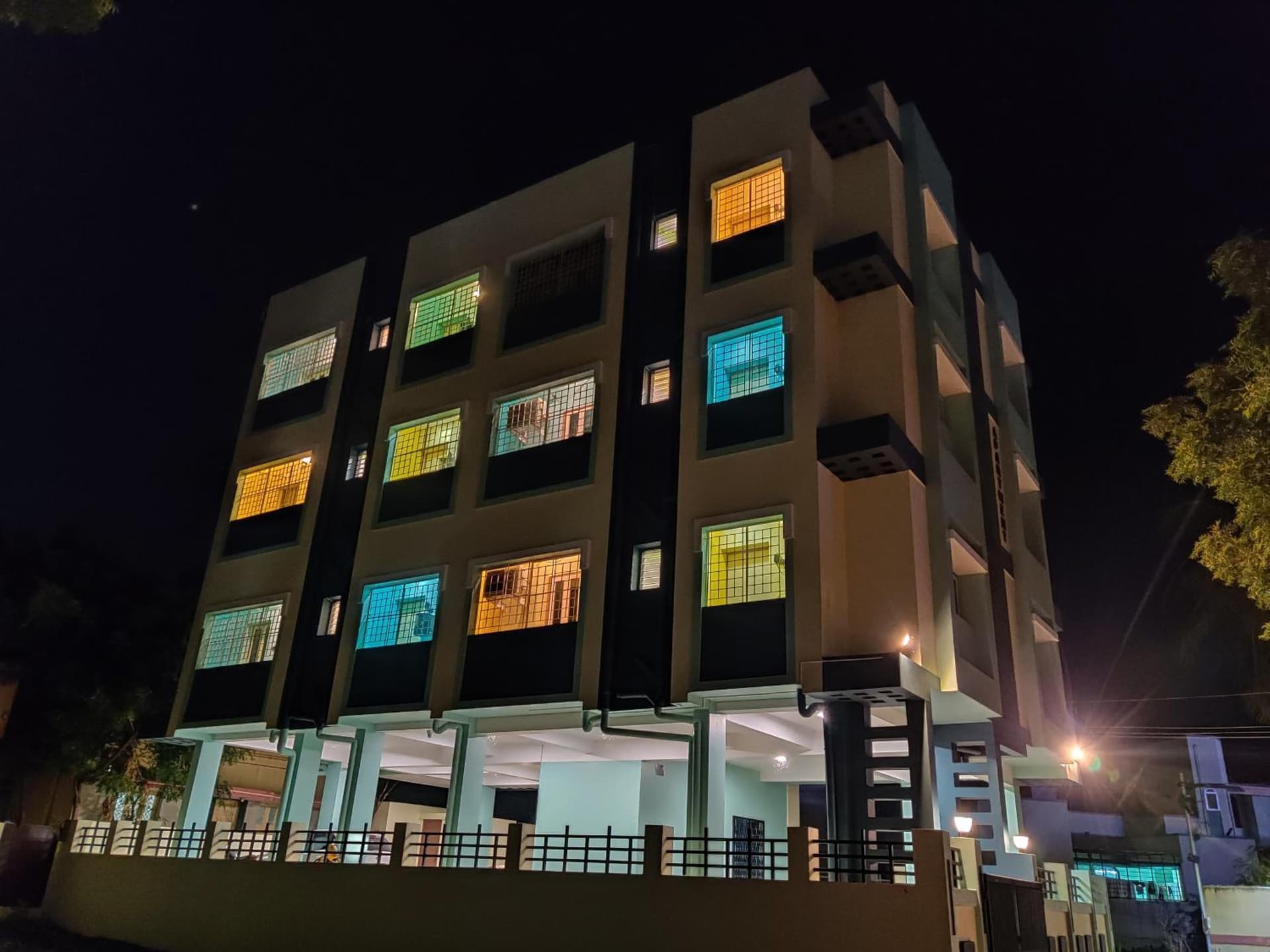 Coral Shelters Service Apartments Mattuthavani
