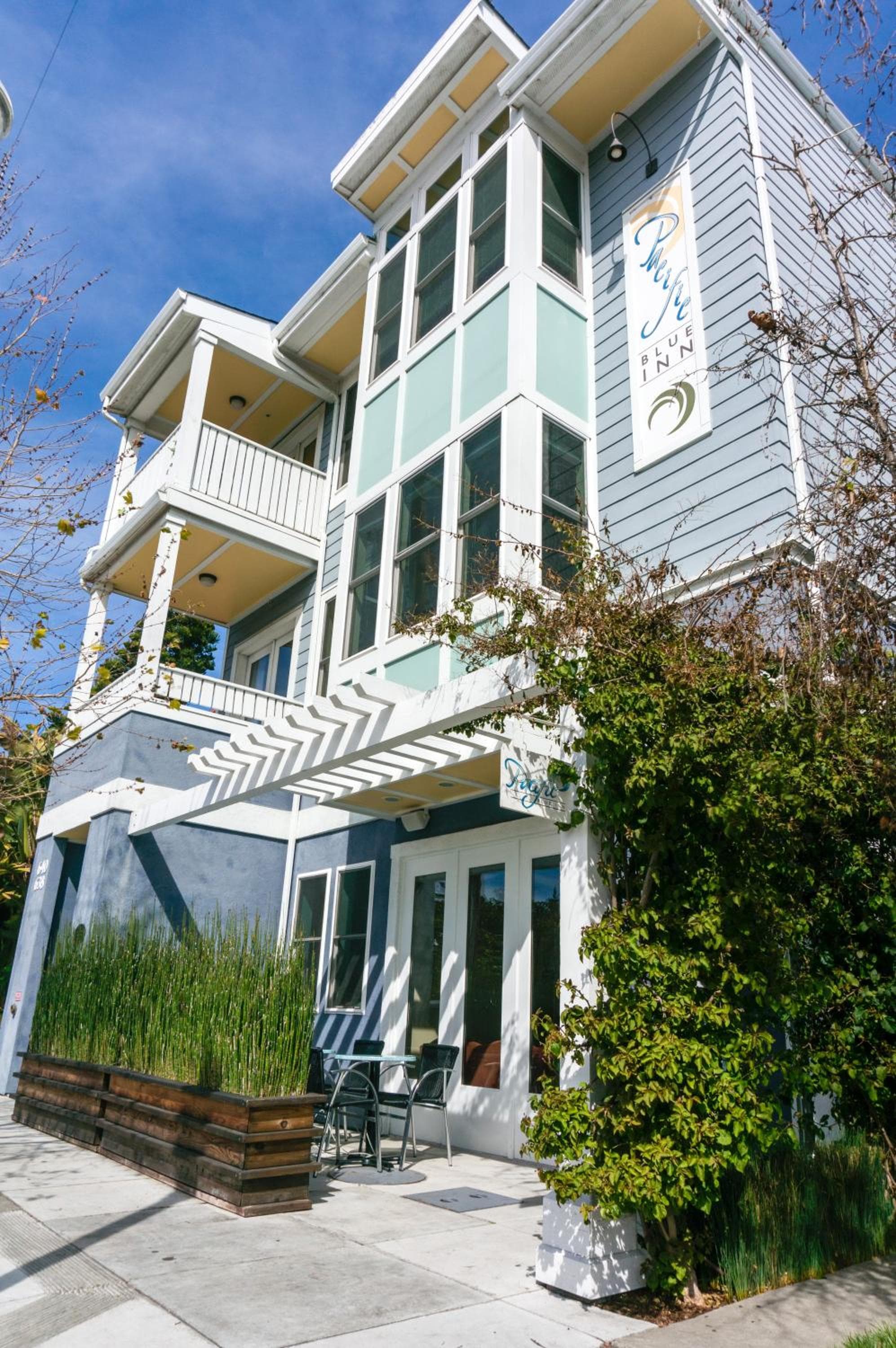 Pacific Blue Inn