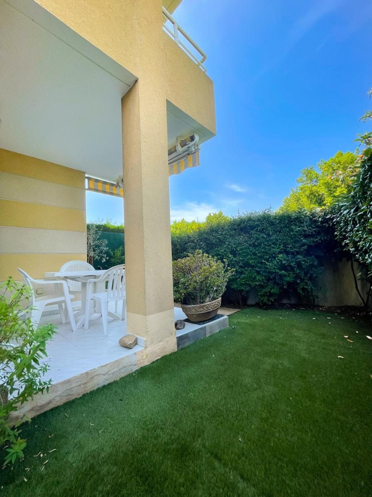Superb Apartment With Garden Near The Sea