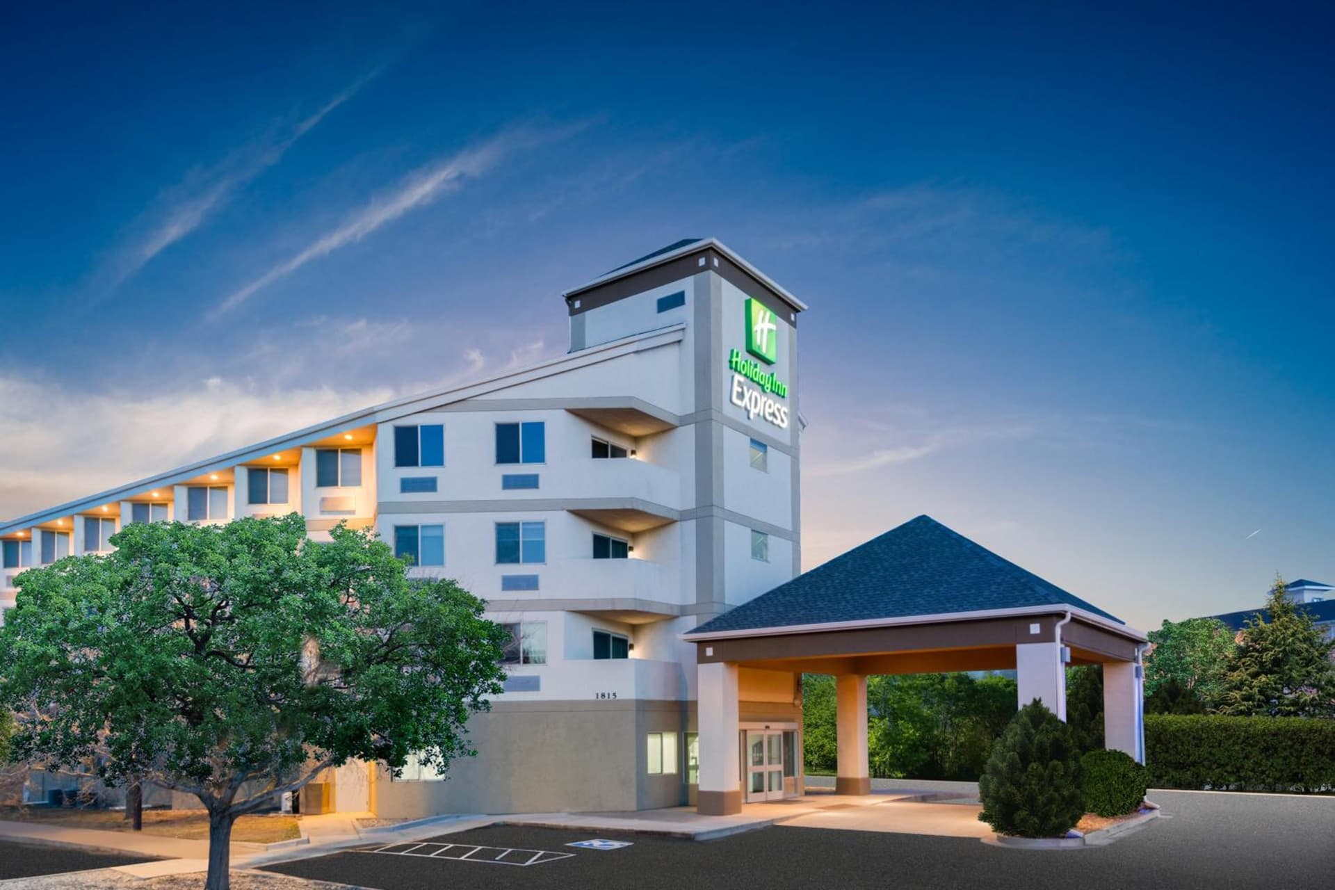 Holiday Inn Express & Suites Colorado Springs-Airport by IHG
