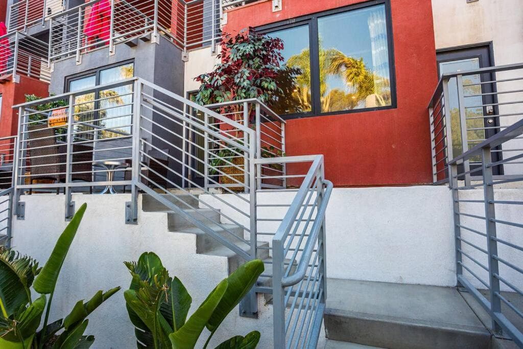1-Bedroom with Cali King Size Bed in San Diego