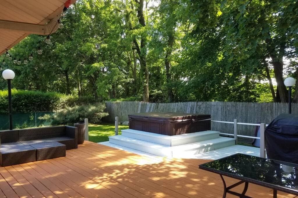 Cozy 4BR 3BA Home- Train to NYC, USOpen, CitiField Mets, MSG, Walk to Harbor & Golf