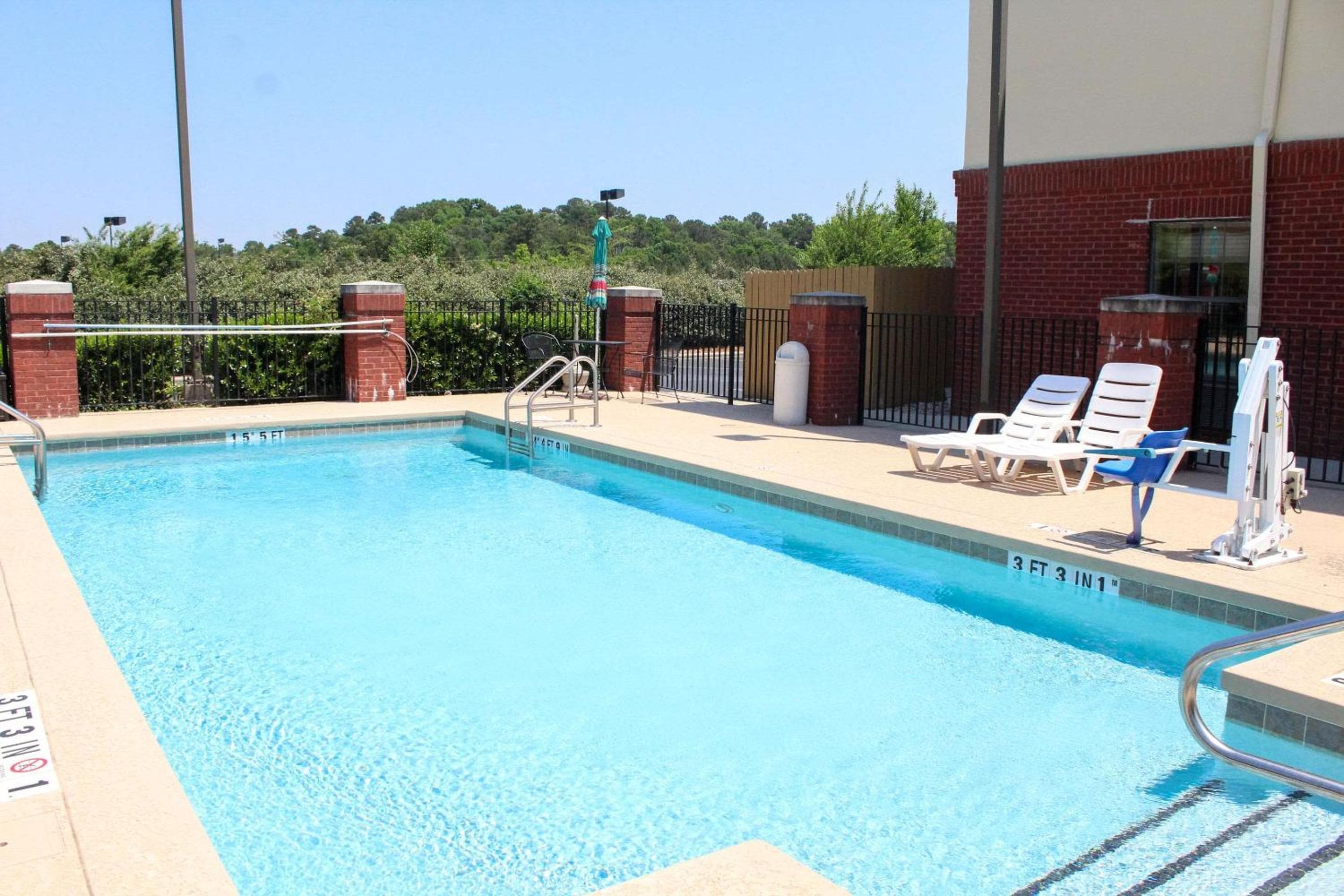Comfort Inn & Suites Fultondale Gardendale I-65