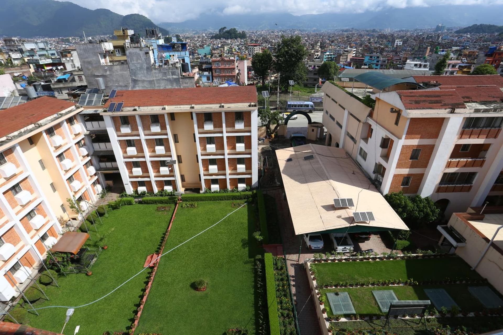Alpine Hotel & Apartment