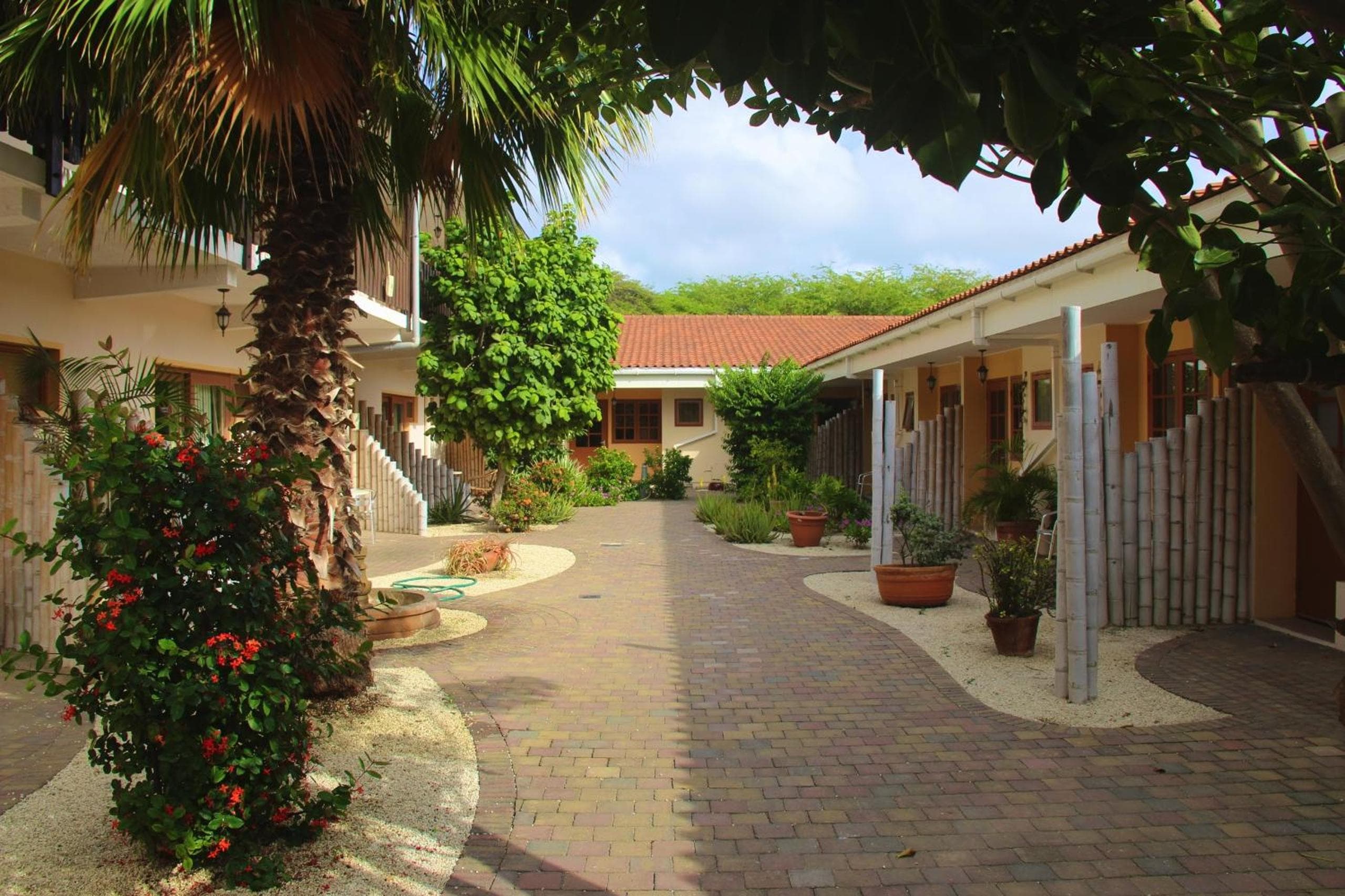 Camacuri Apartments