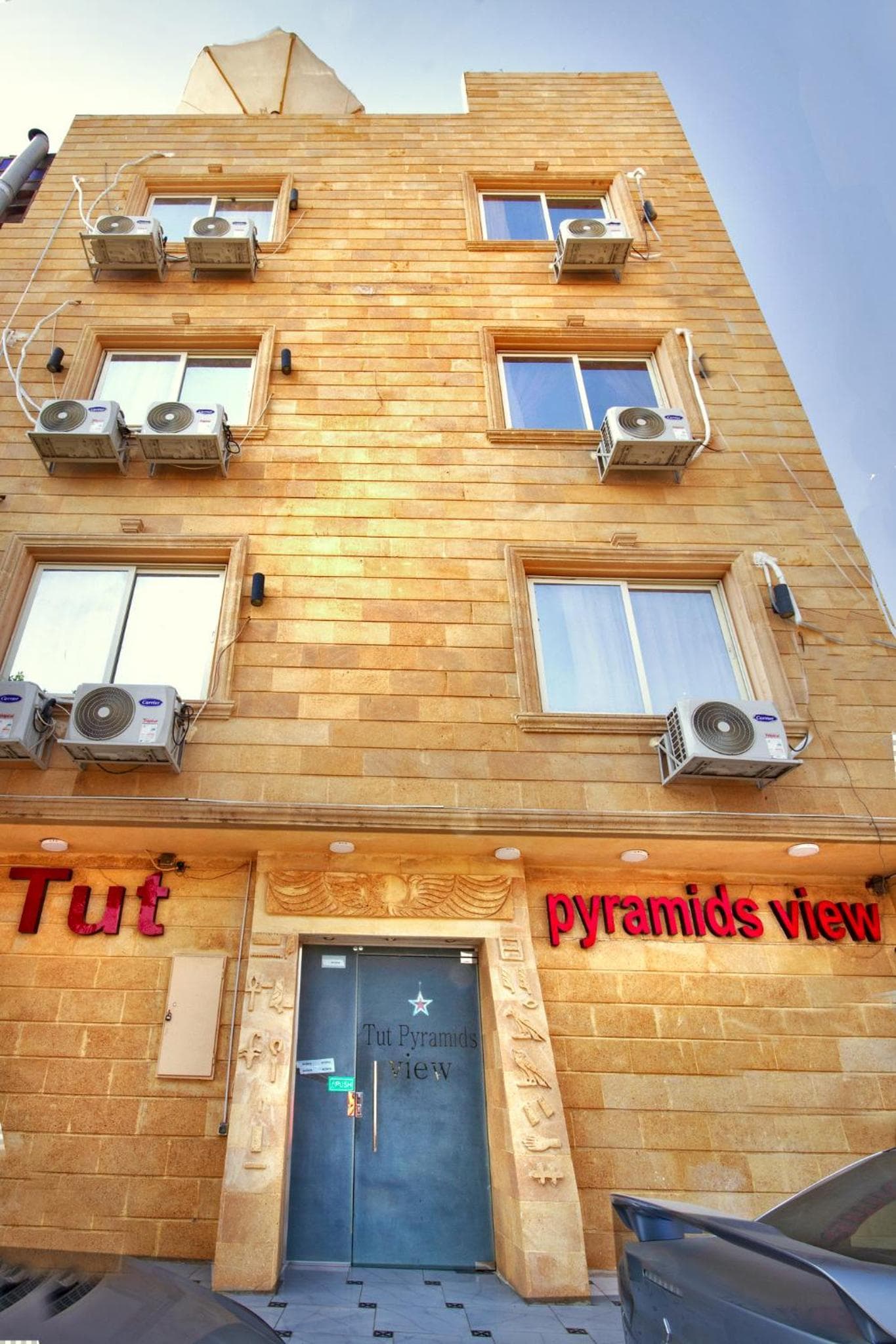 TuT Pyramids View