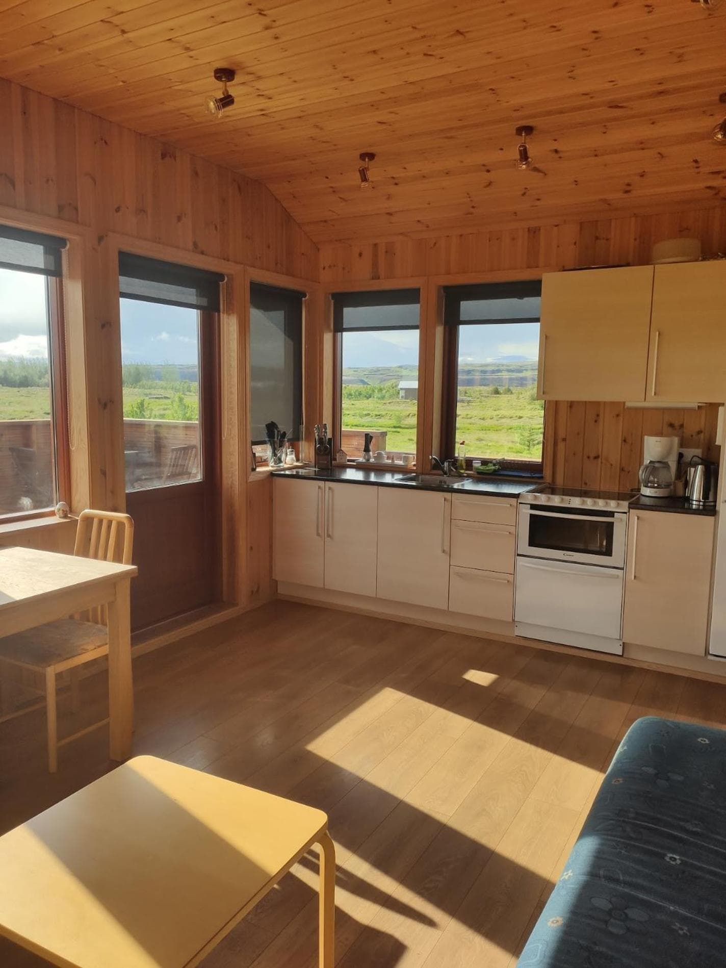 Bright and Peaceful Cabin with Views & Hot Tub