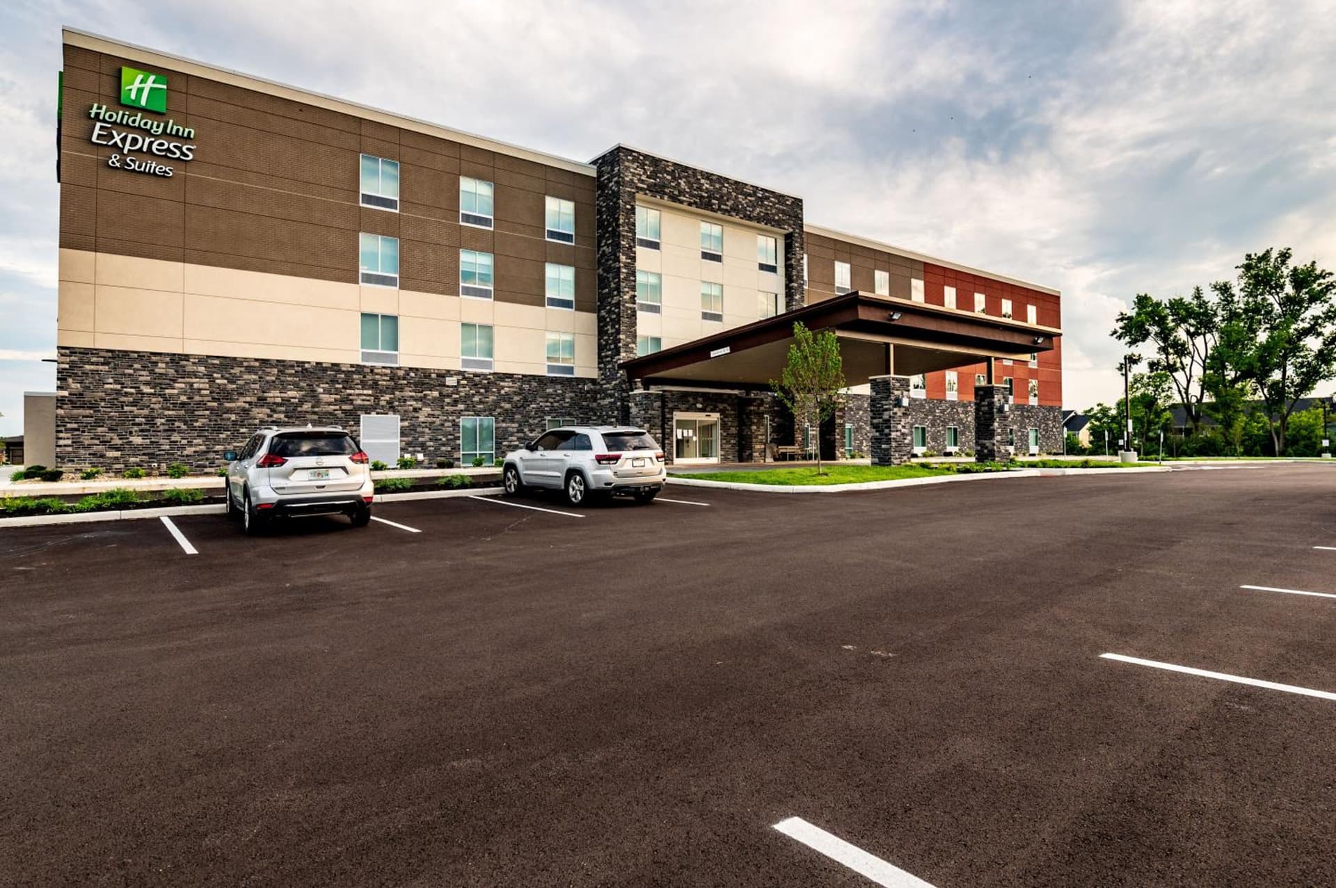 Holiday Inn Express & Suites Dayton East - Beavercreek by IHG