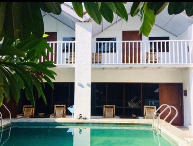 The Lost Villas