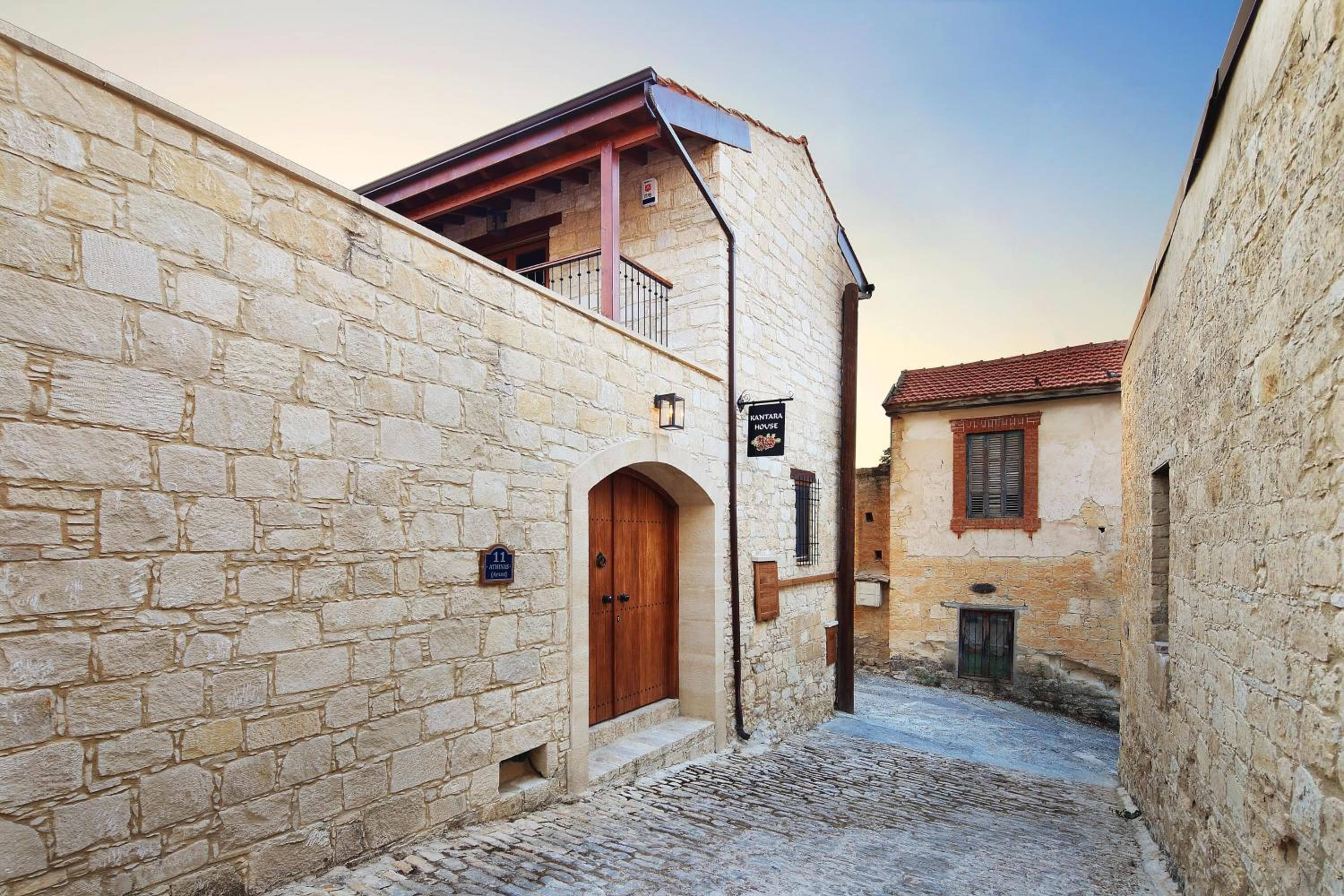 KANTARA HOUSE - A Rural Retreat of Comfort & Class!