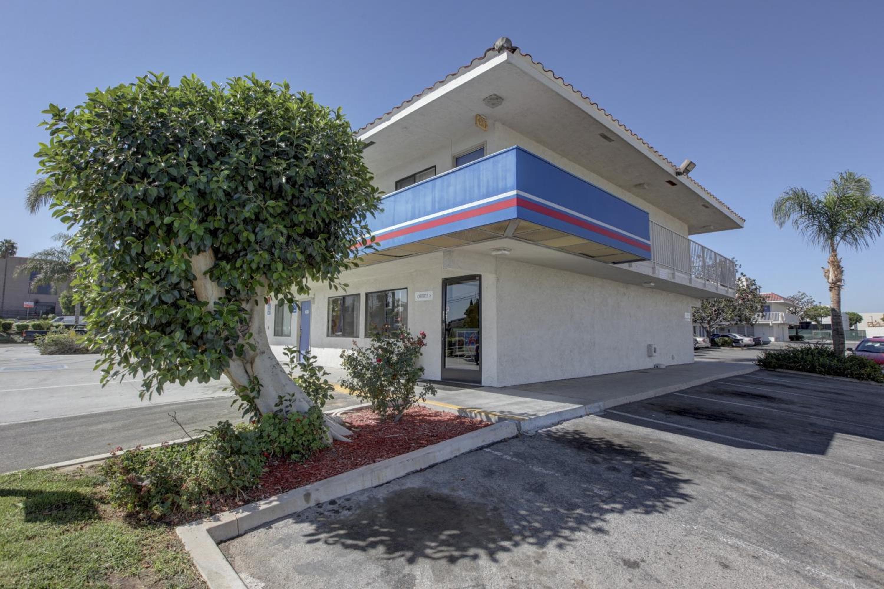 Motel 6-Corona, CA